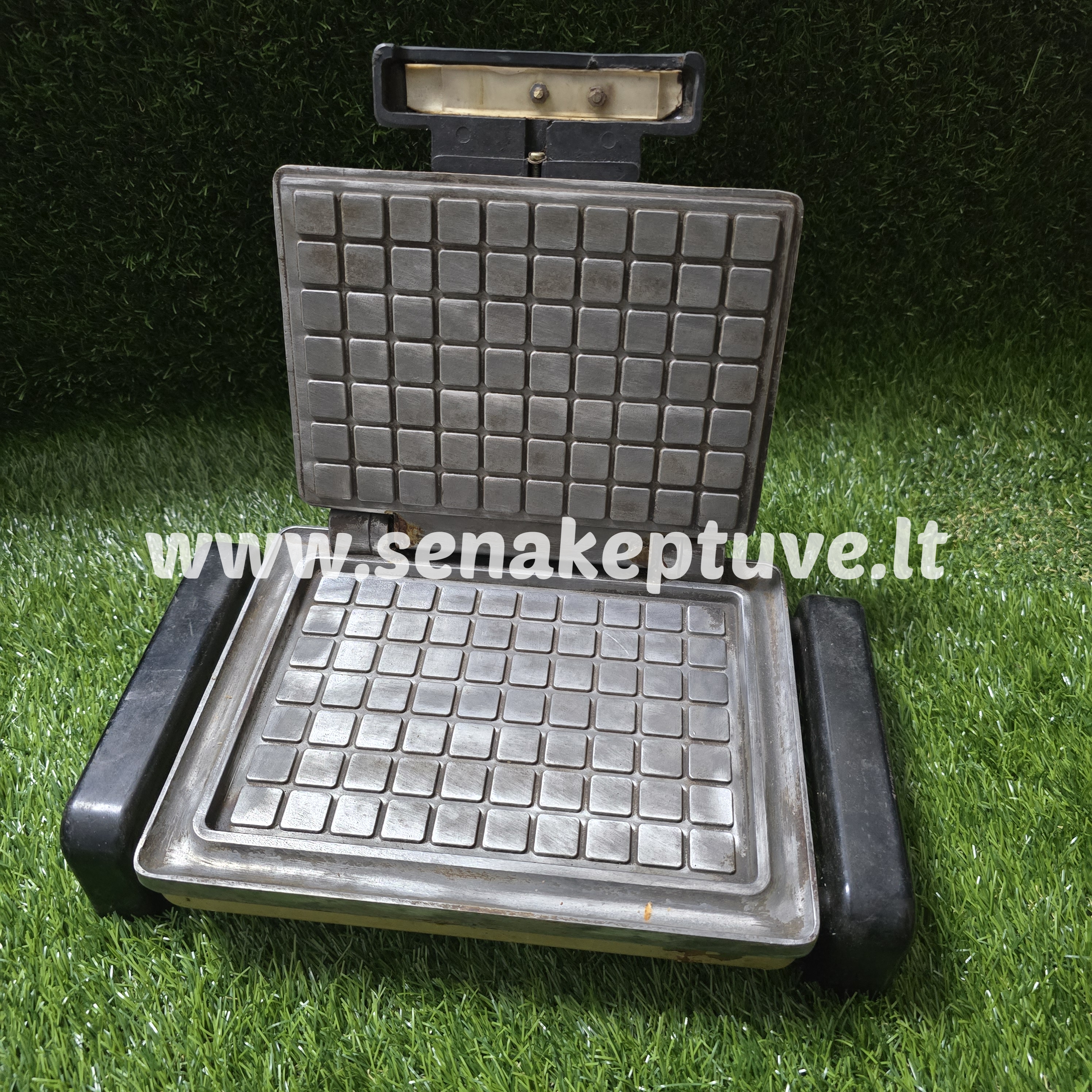 Senovinė elektrinė vaflinė su laidu ploniems vafliams