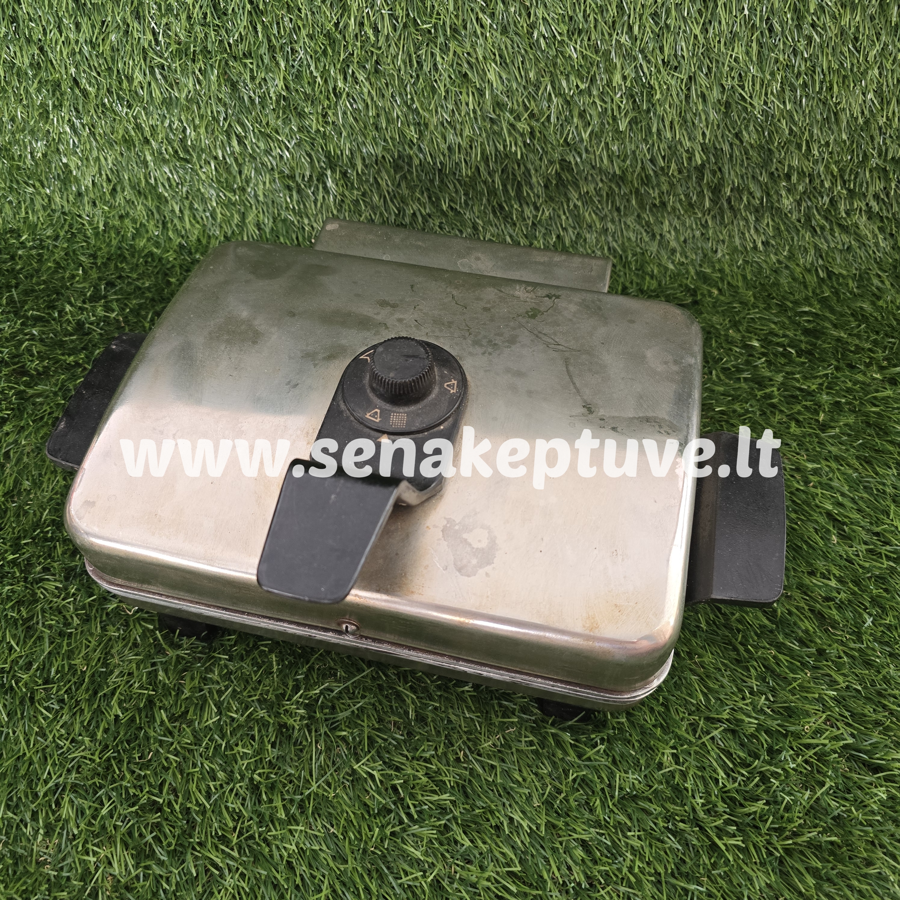 Senovinė elektrinė vaflinė su laidu