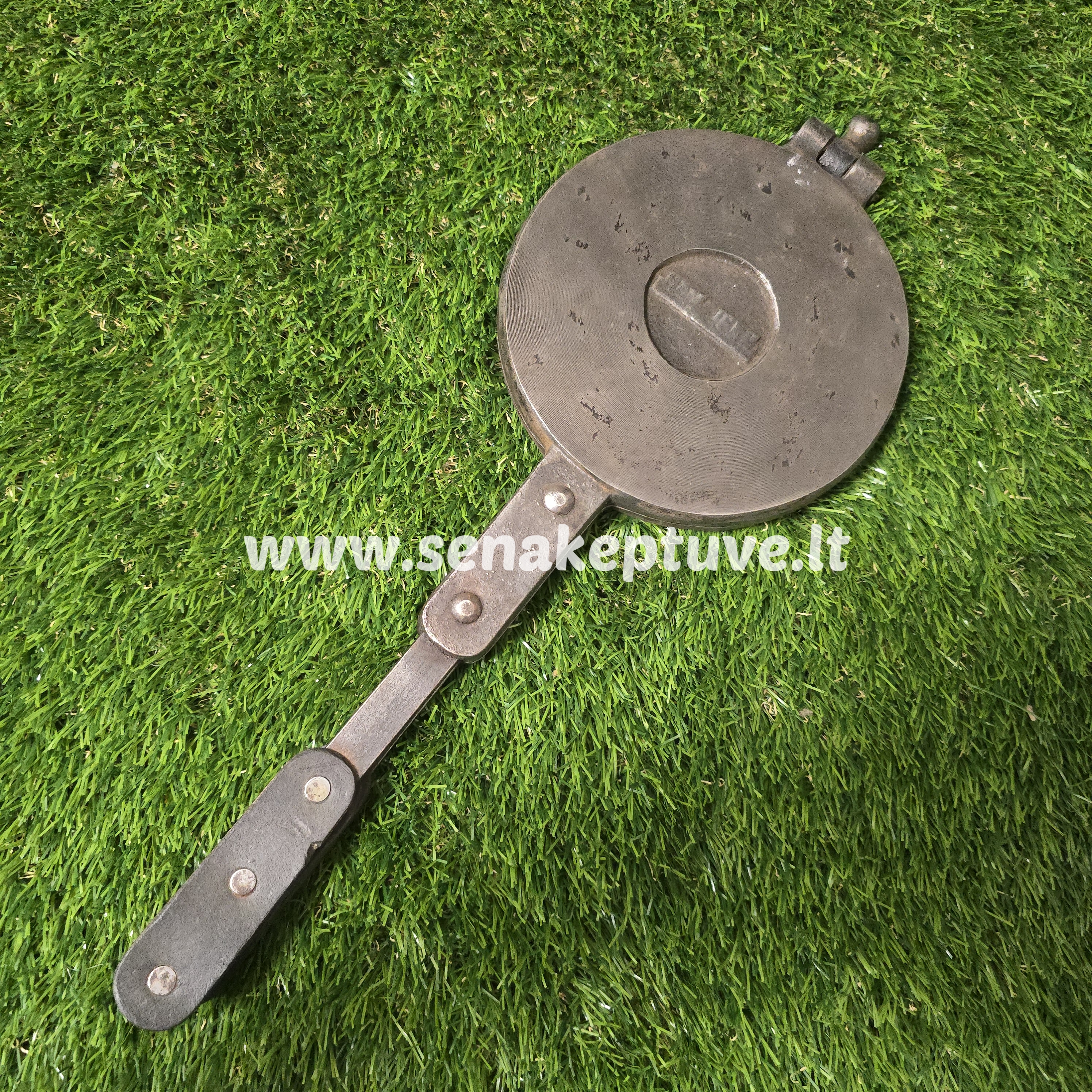 Senovinė ketaus plonų vaflių keptuvė