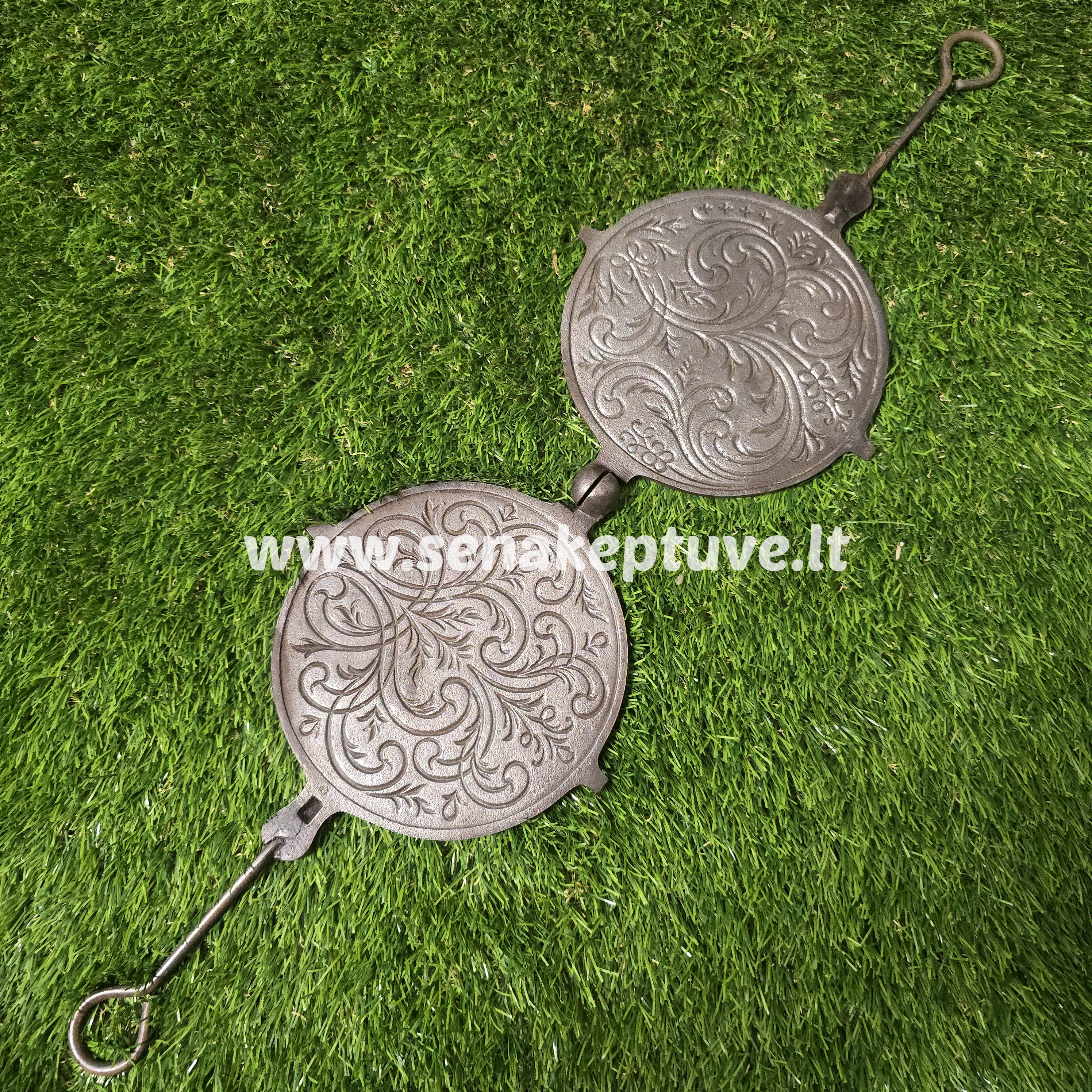 Senovinė ketaus plonų vaflių keptuvė