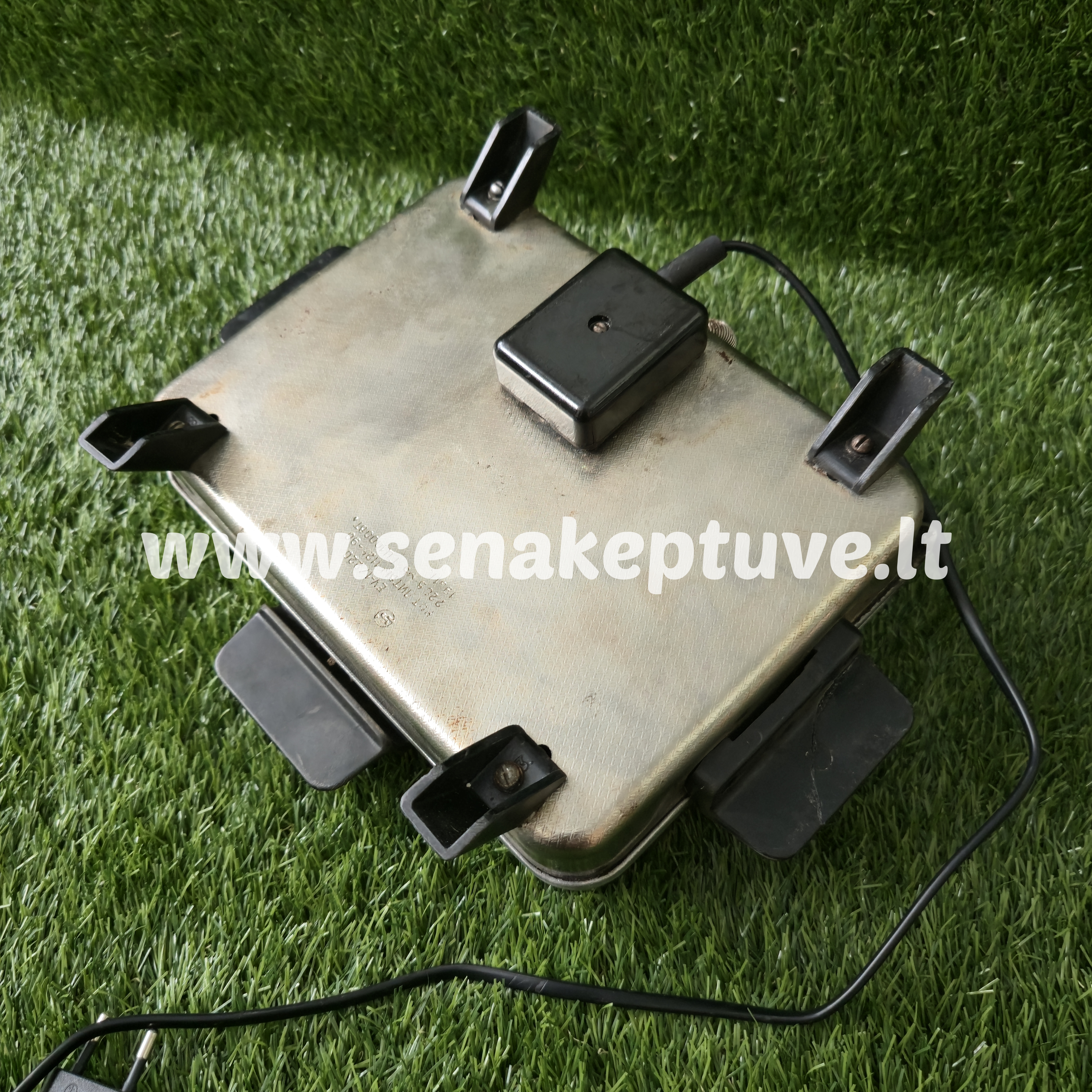 Senovinė elektrinė vaflinė su laidu (suklijuota rankenėlė)