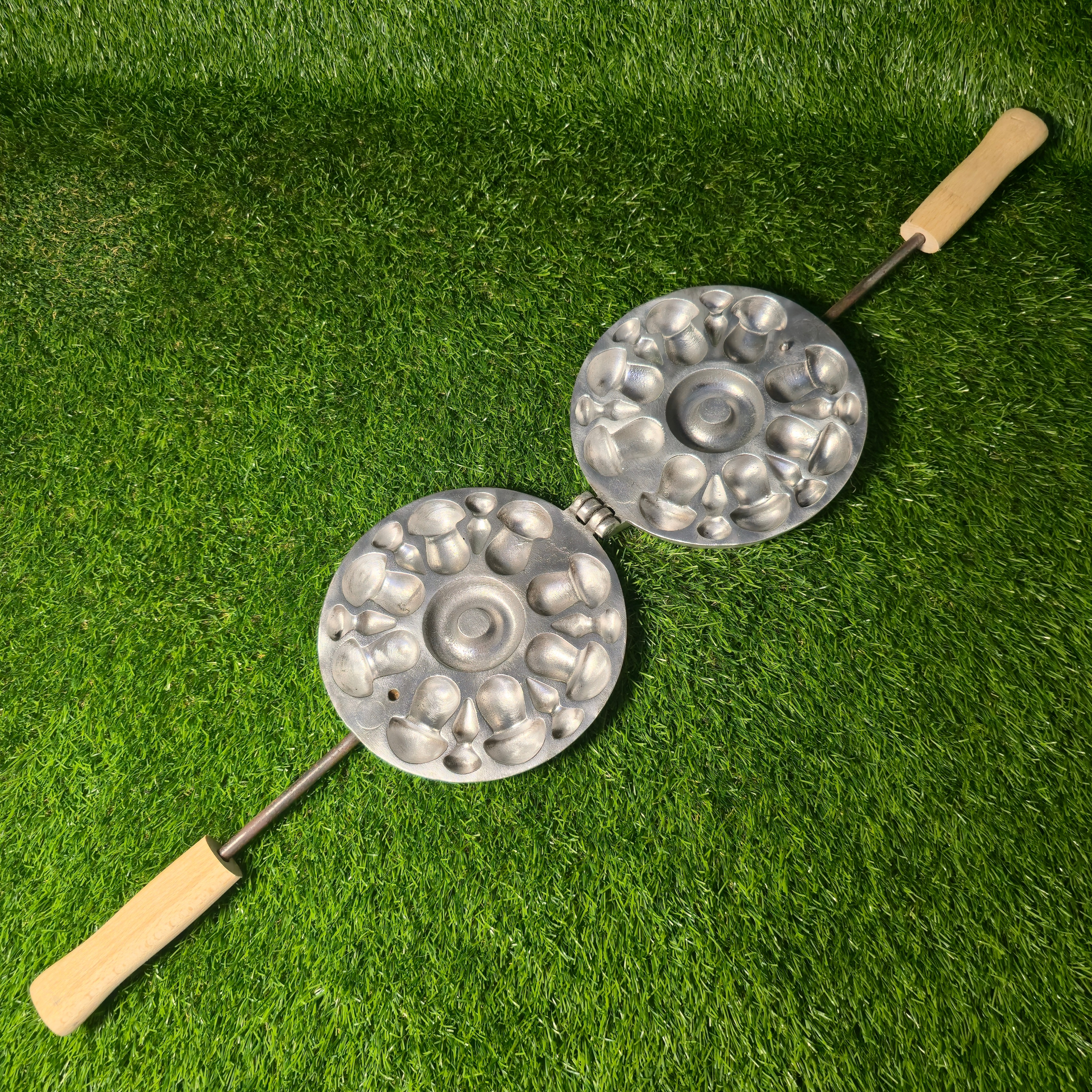 Senovinė grybukų keptuvė