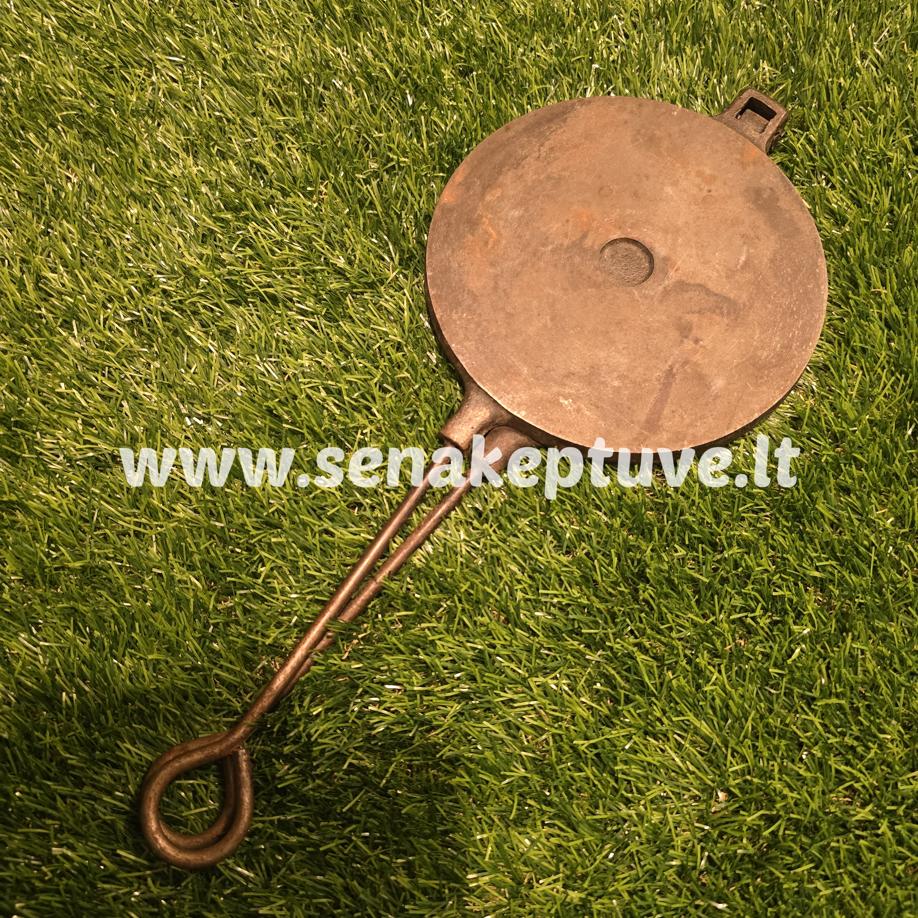 Senovinė ketaus plonų vaflių keptuvė