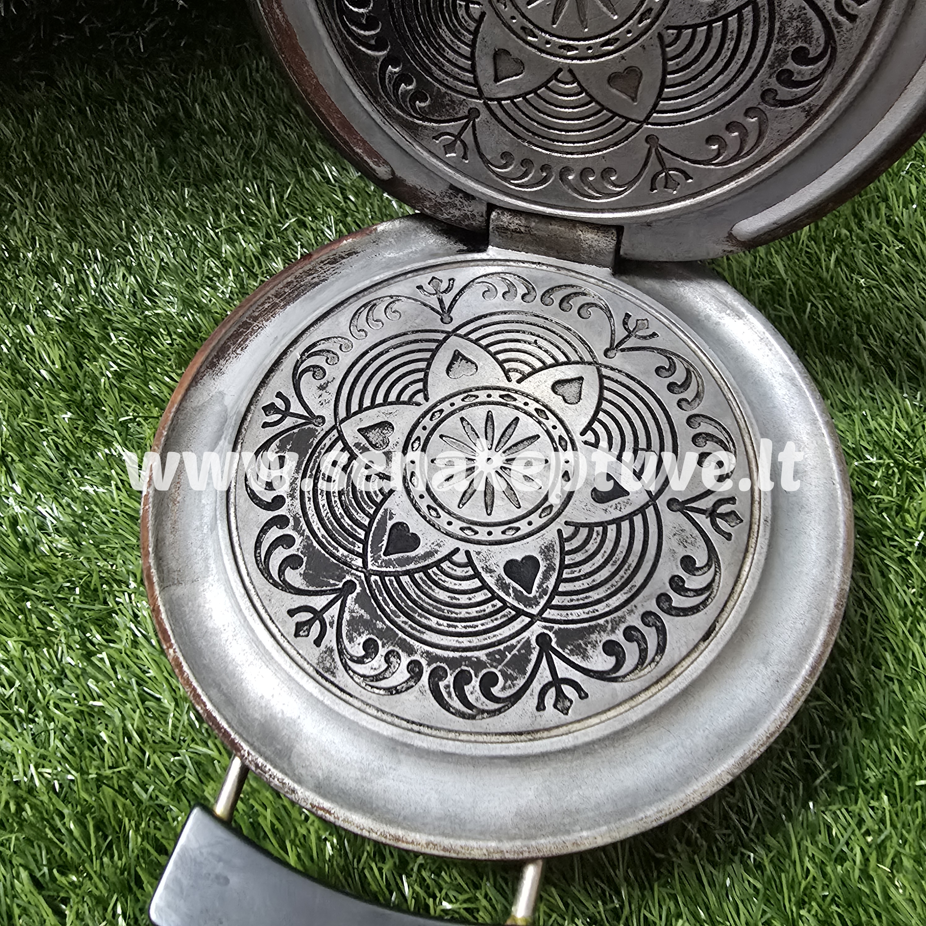 Norvegiška senovinė elektrinė vaflinė su laidu ir 8 originaliais receptais.