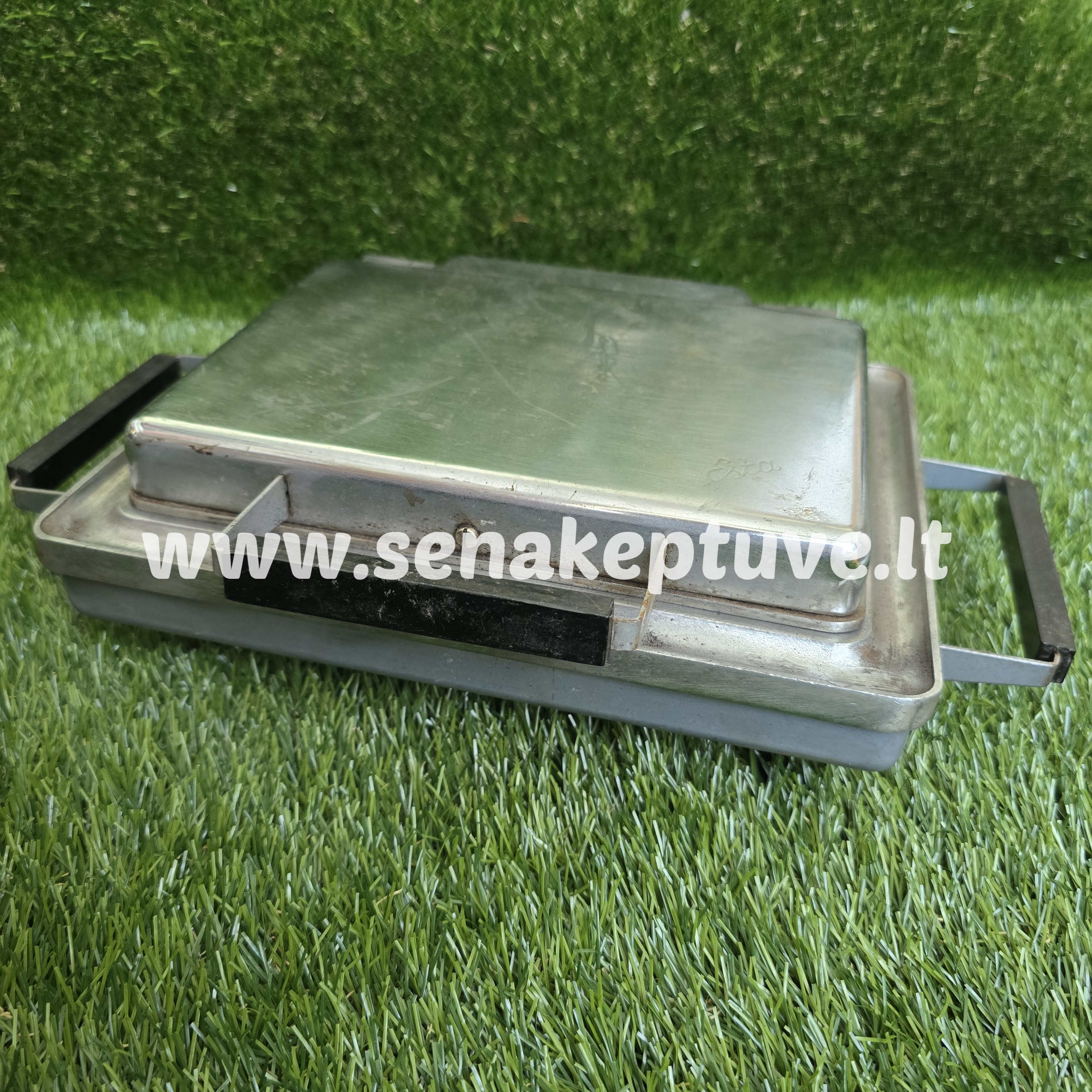 Senovinė elektrinė vaflinė su laidu ploniems vafliams