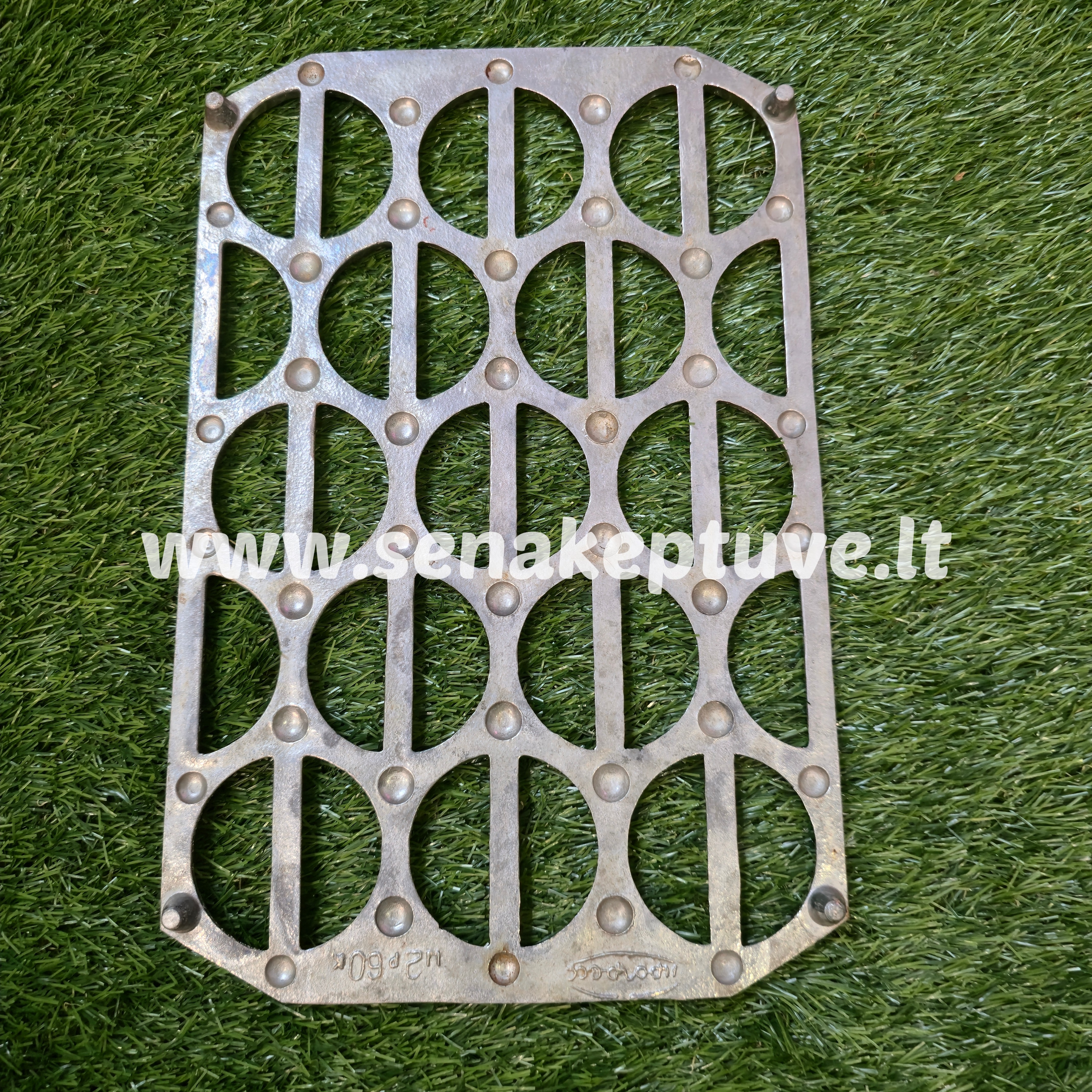 Senovinė koldūnų kepimo forma