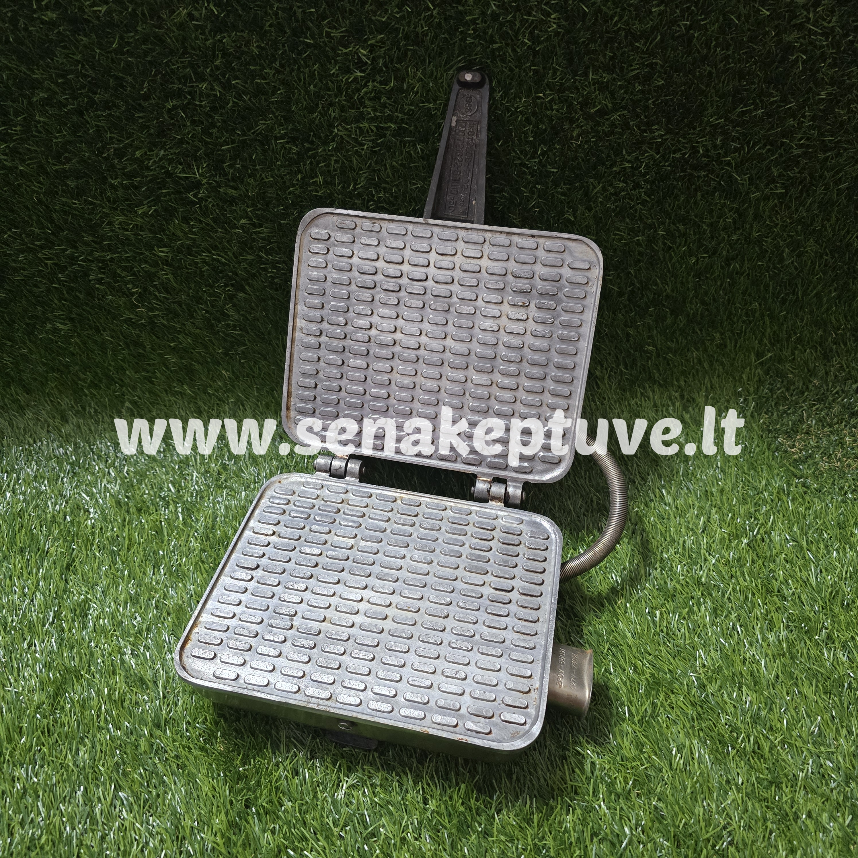 Senovinė elektrinė vaflinė su laidu (nėra apatinės rankenos)