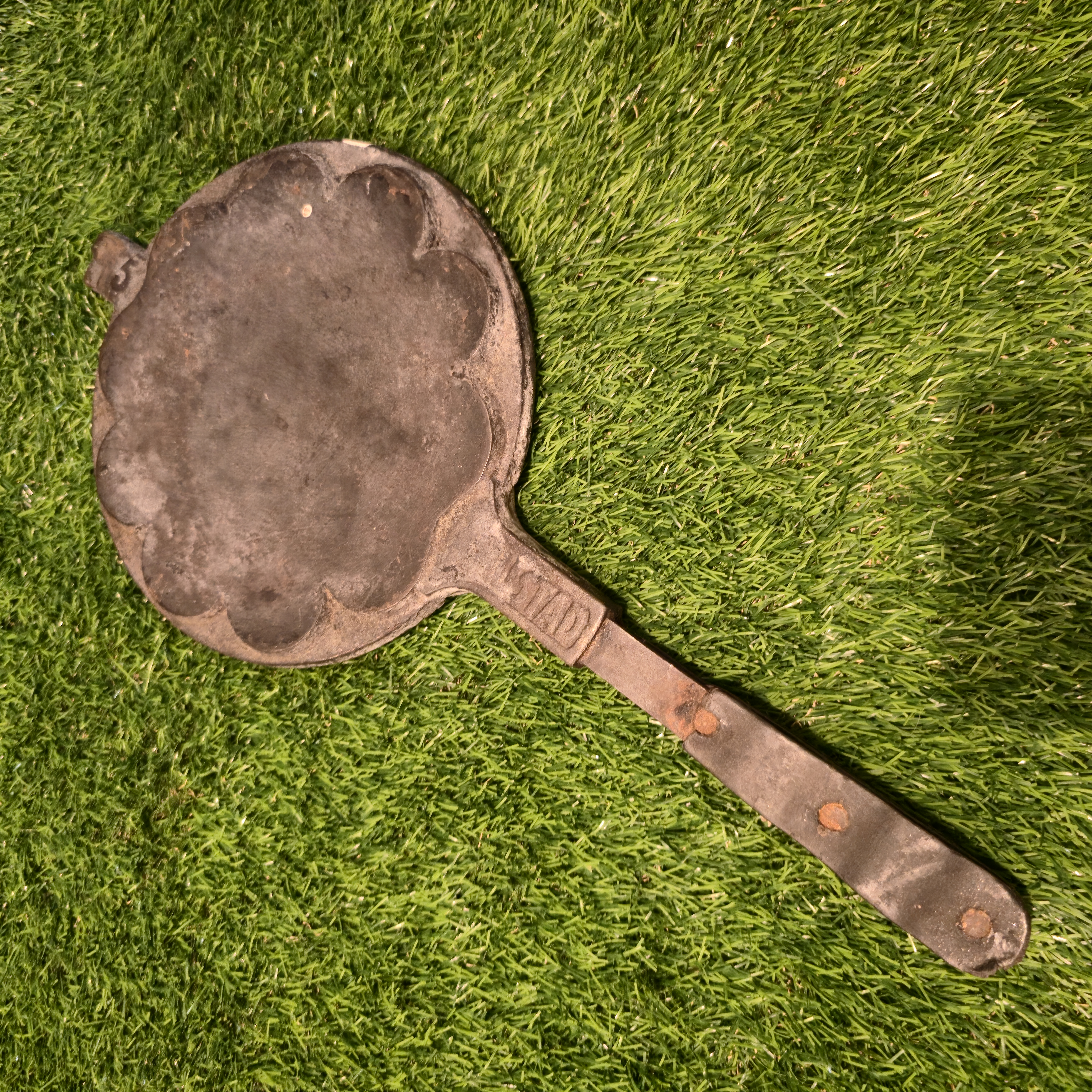 Ketaus čirvinių blynų keptuvė