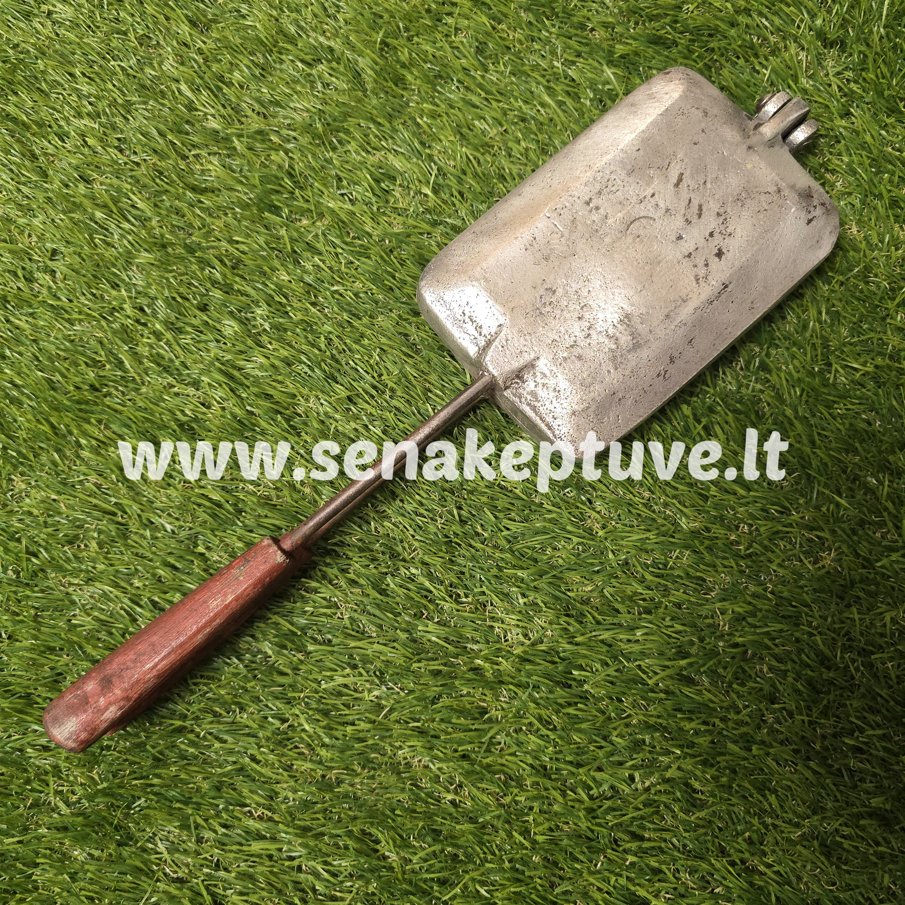 Senovinė asorti keptuvė (paukštelis, zuikutis, 2 voverės)