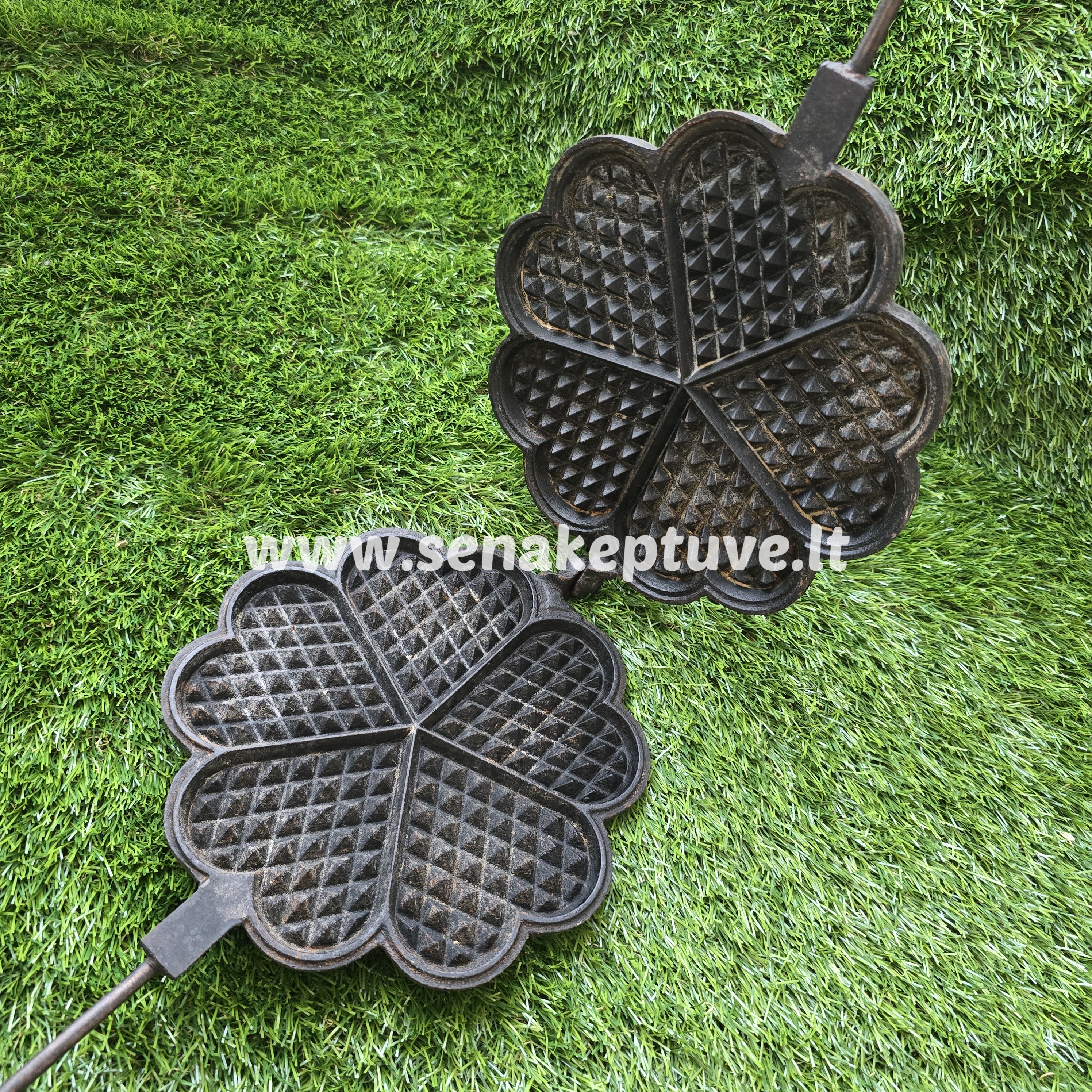 Senovinė ketaus čirvinių blynų keptuvė