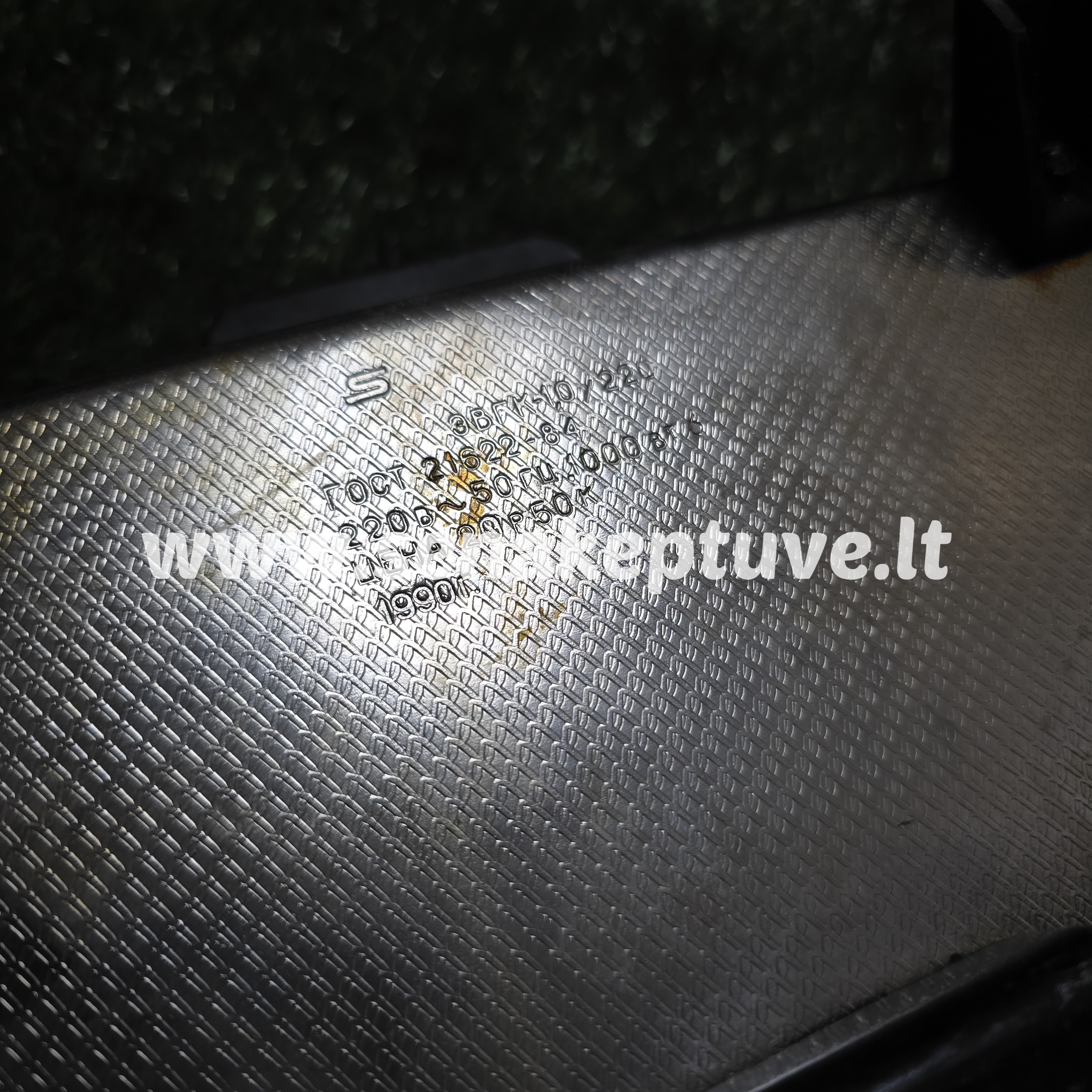 Senovinė elektrinė vaflinė su laidu