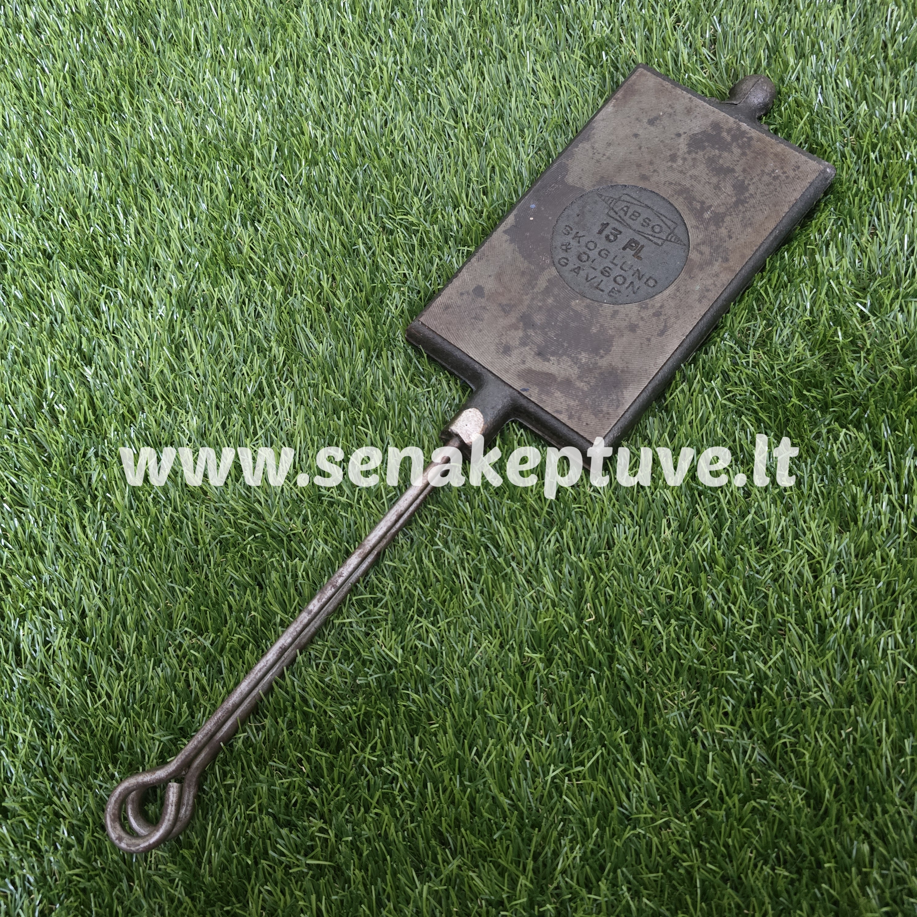 Senovinė ketaus plonų vaflių keptuvė