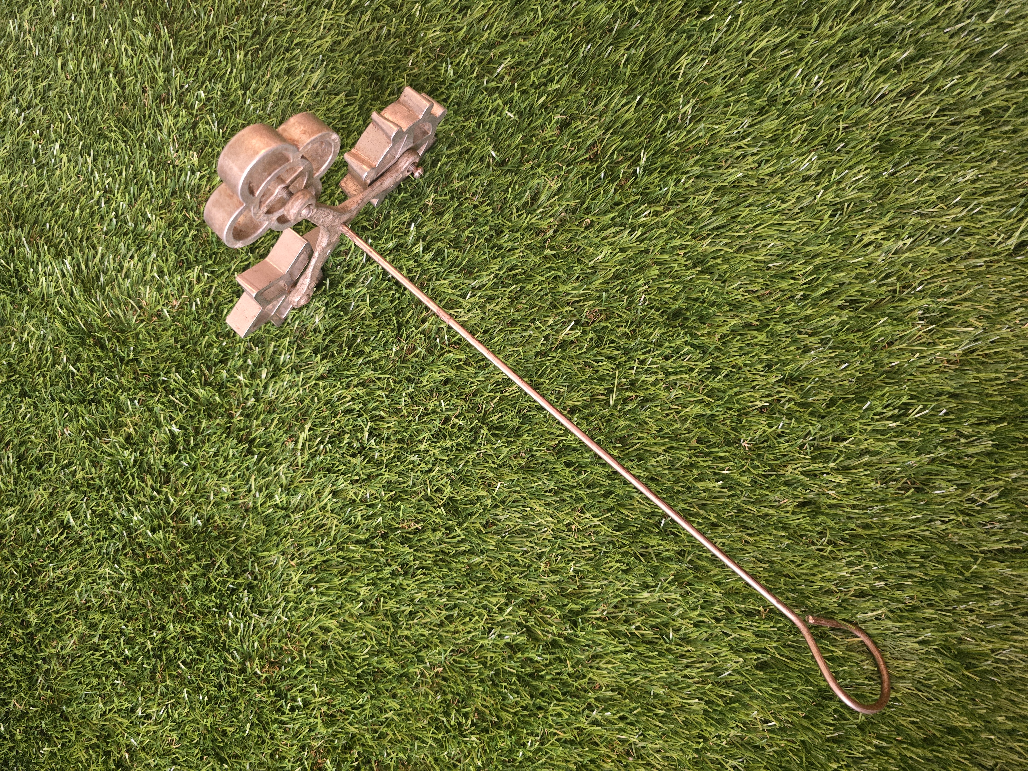 Senovinė didelė žagarėlių formelė su koteliu