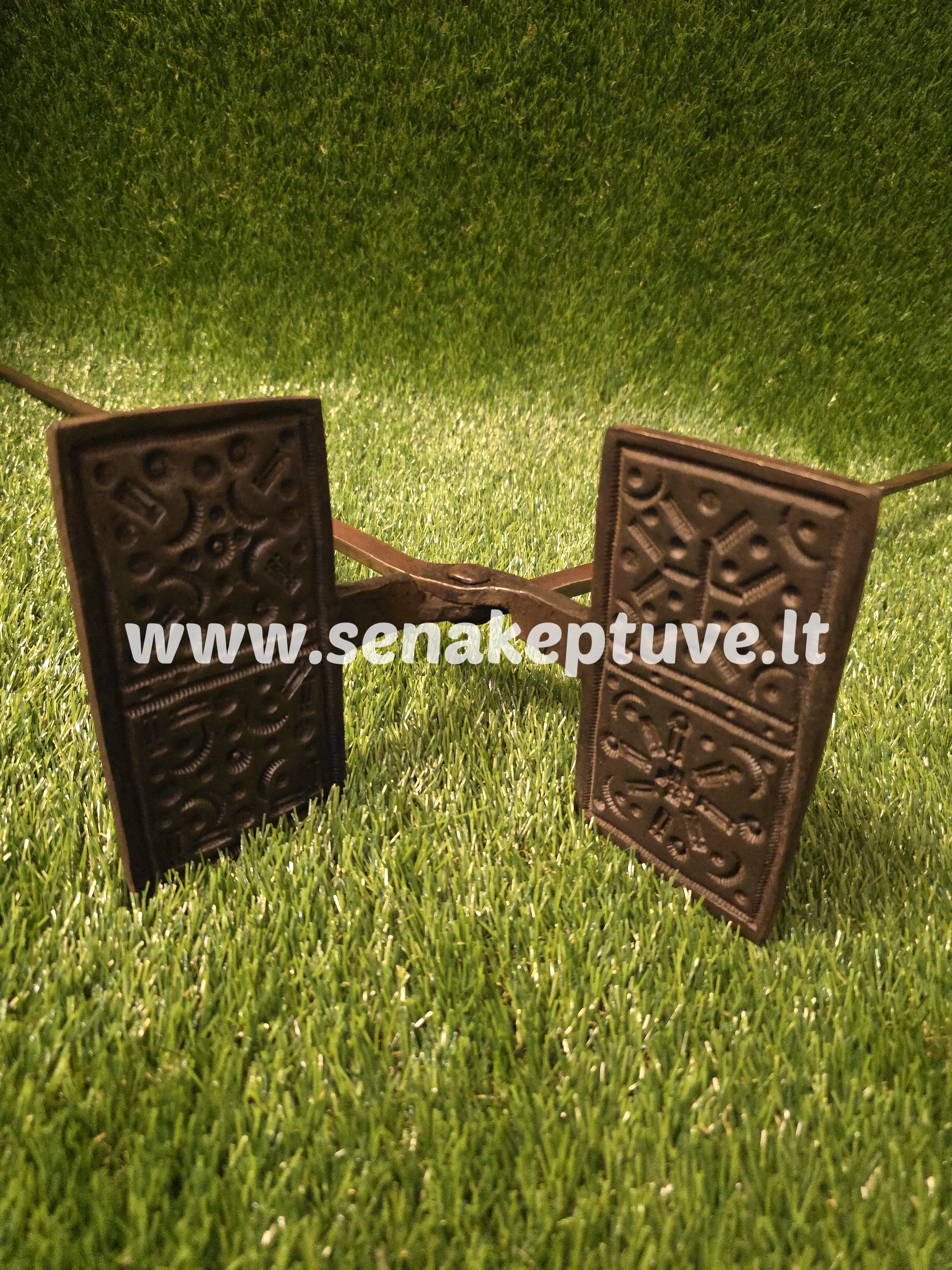 Senovinė ketaus plonų vaflių keptuvė