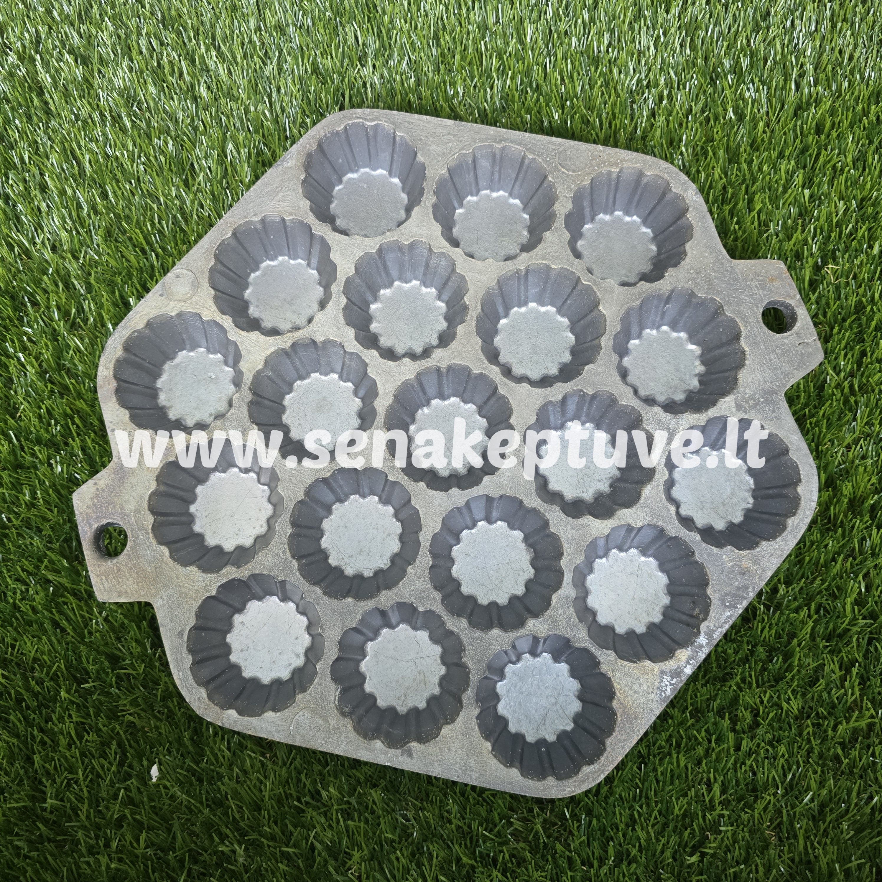 Krepšelių kepimo forma su dangčiu