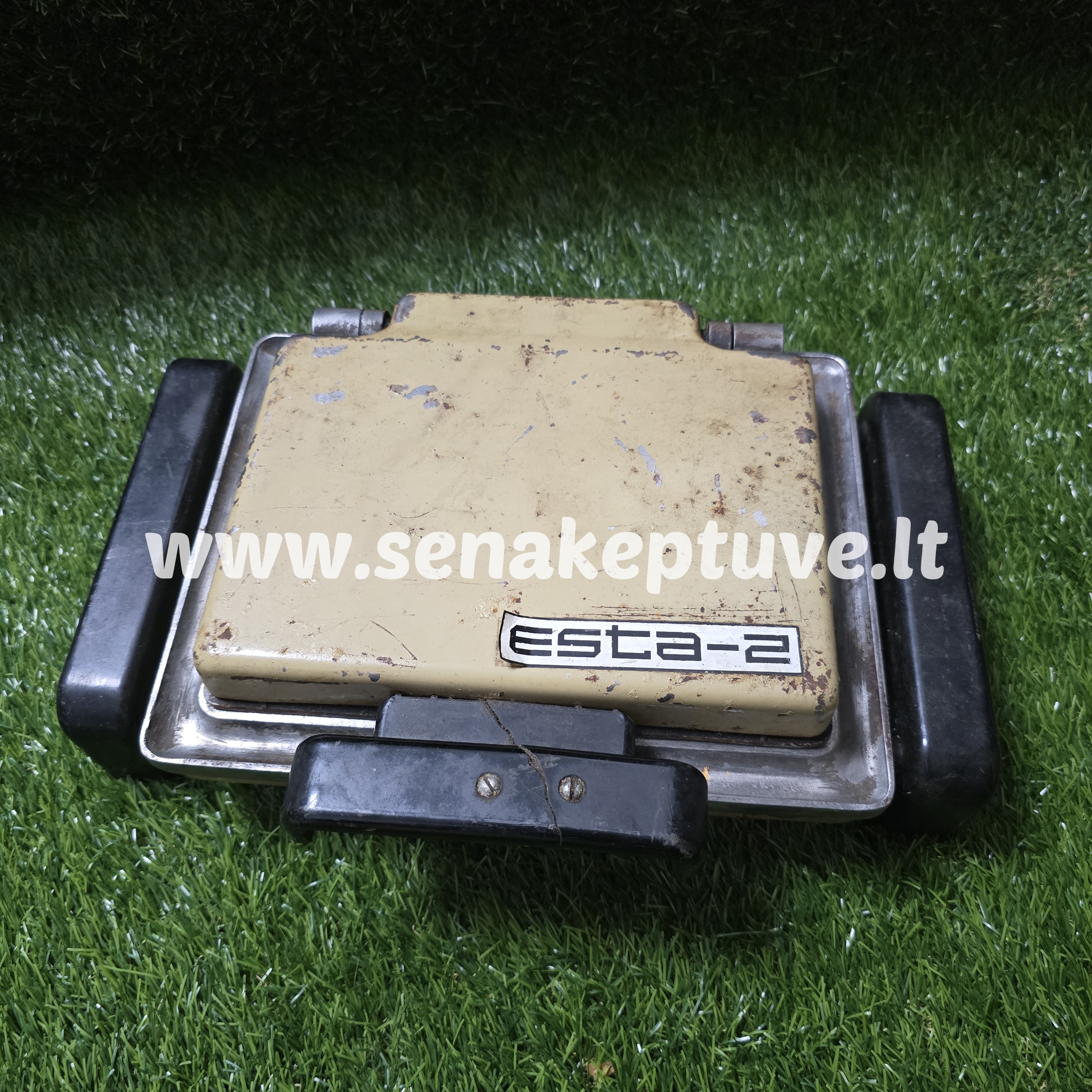 Senovinė elektrinė vaflinė su laidu ploniems vafliams