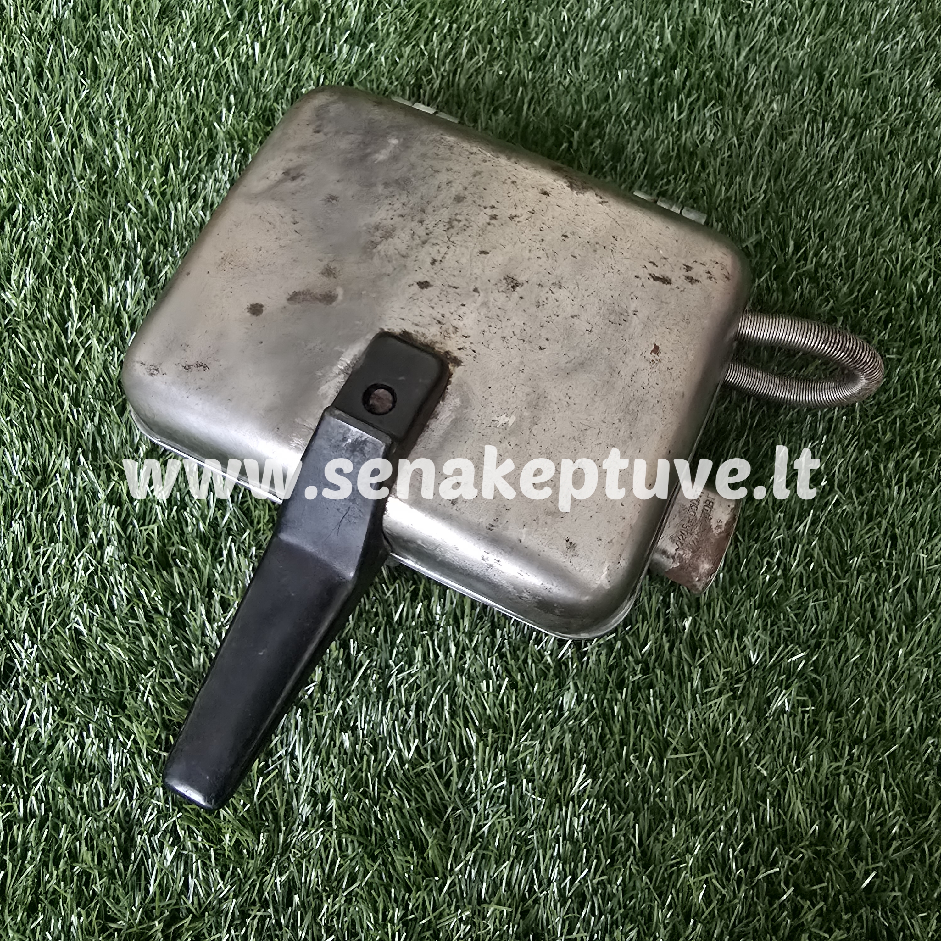 Senovinė elektrinė vaflinė su laidu (nėra apatinės rankenos)