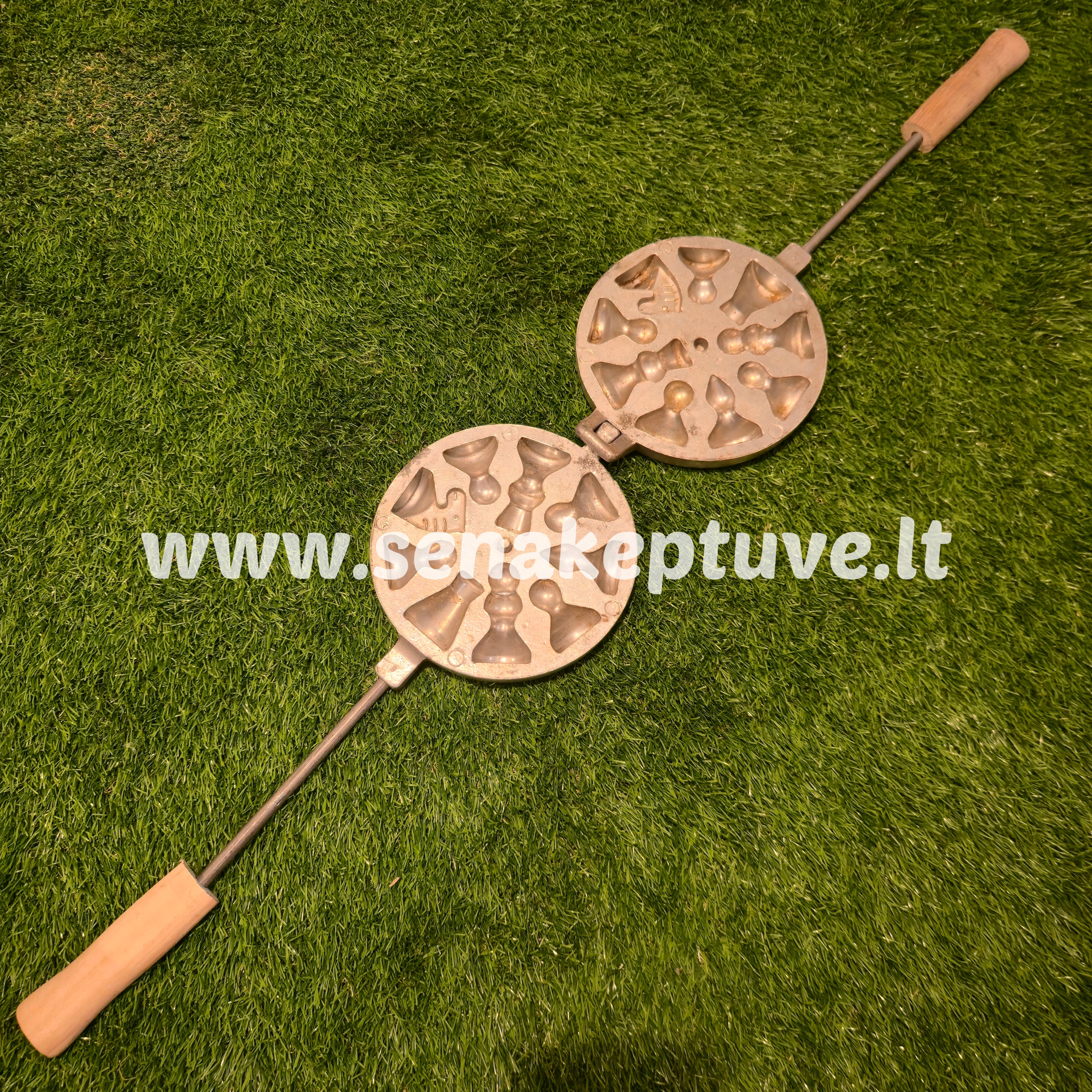 Senovinė šachmatų keptuvė