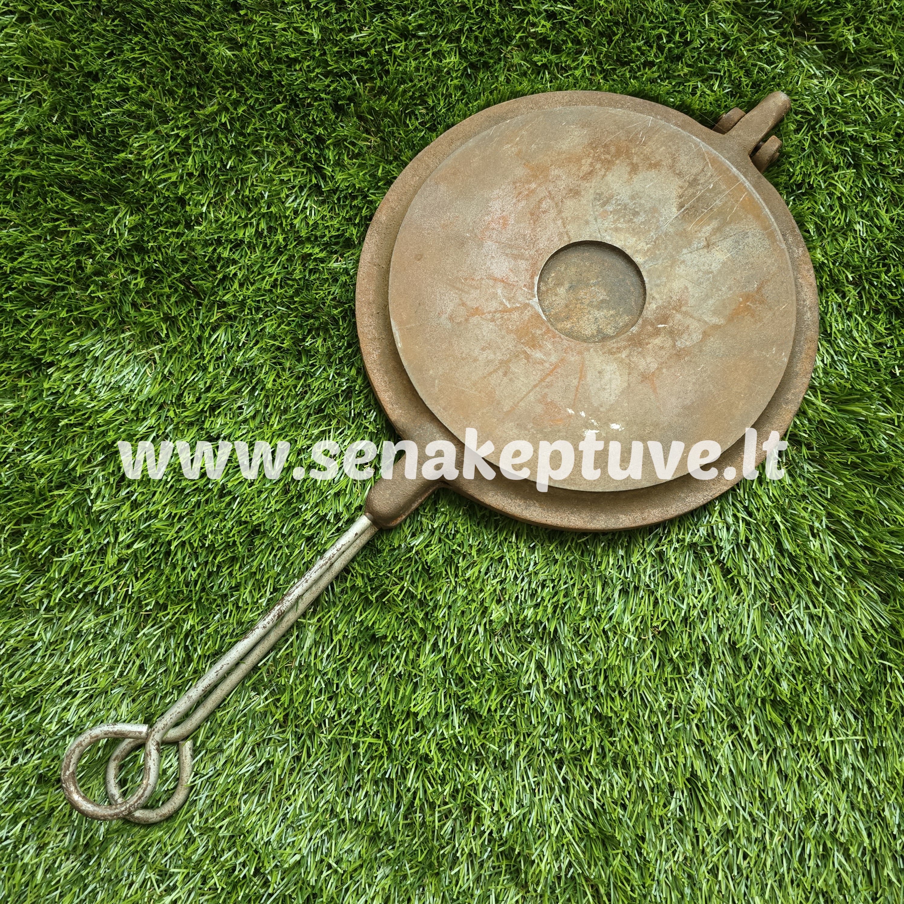 Senovinė ketaus čirvinių blynų keptuvė