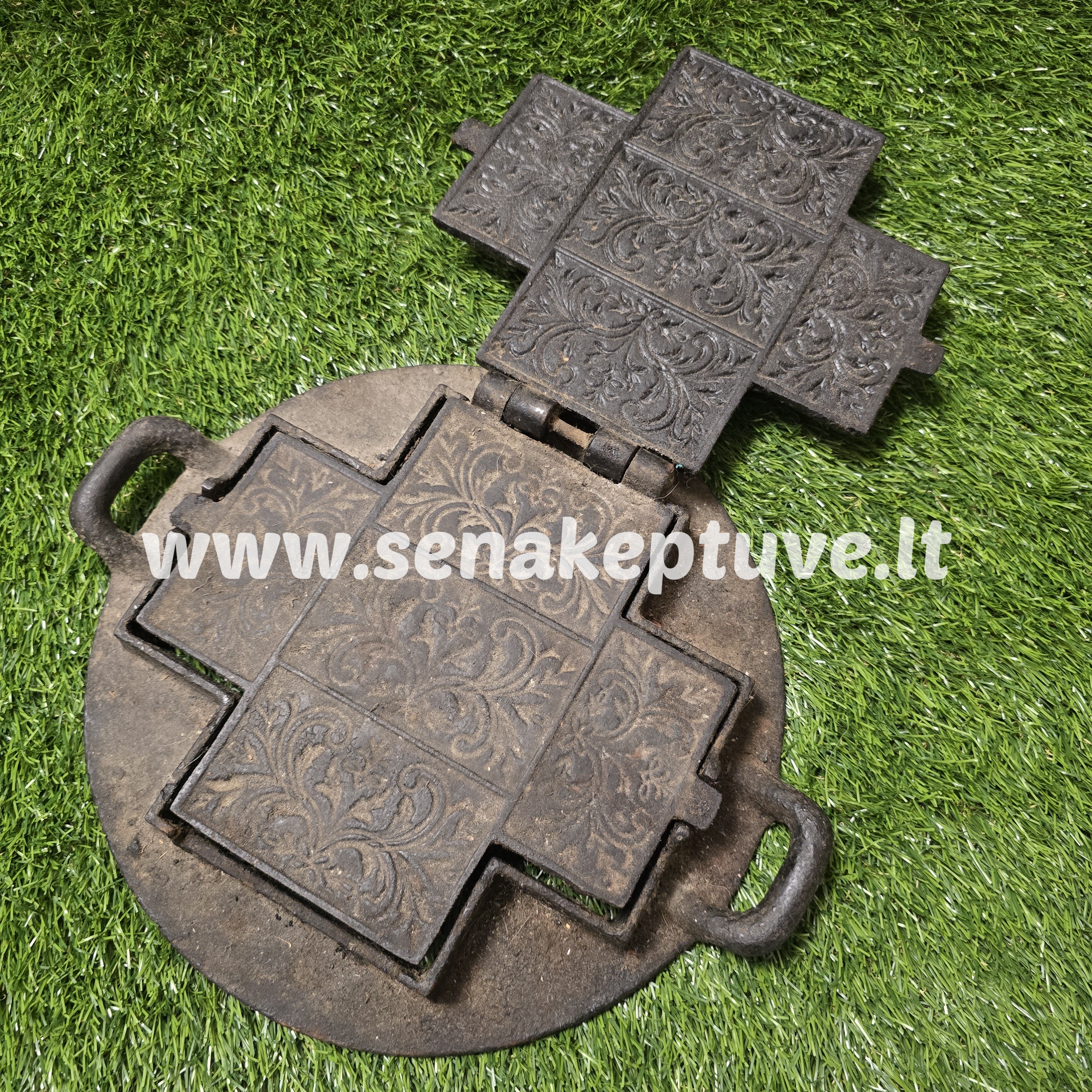 Senovinė ketaus vartoma plonų vaflių keptuvė su žiedu