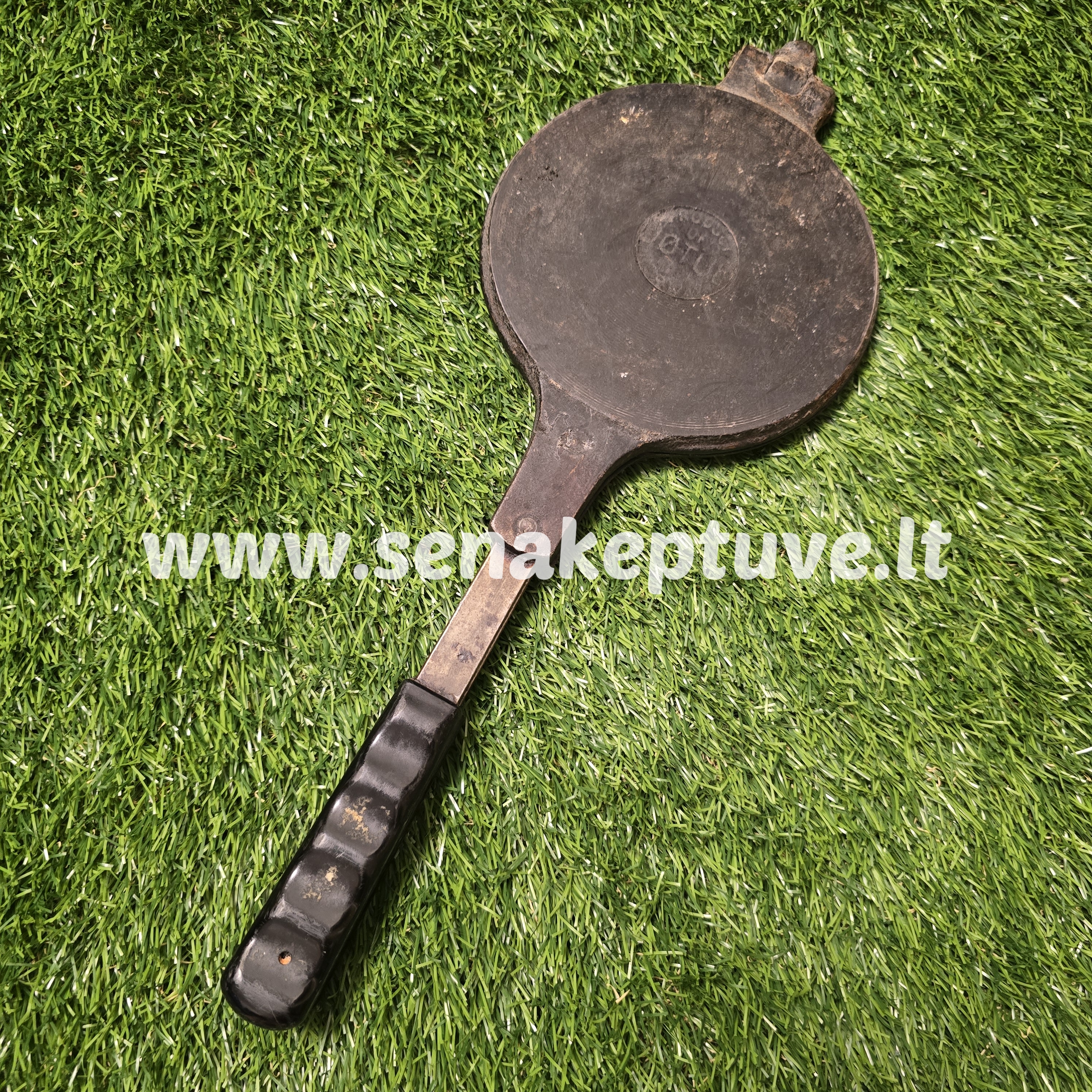 Senovinė ketaus plonų vaflių keptuvė