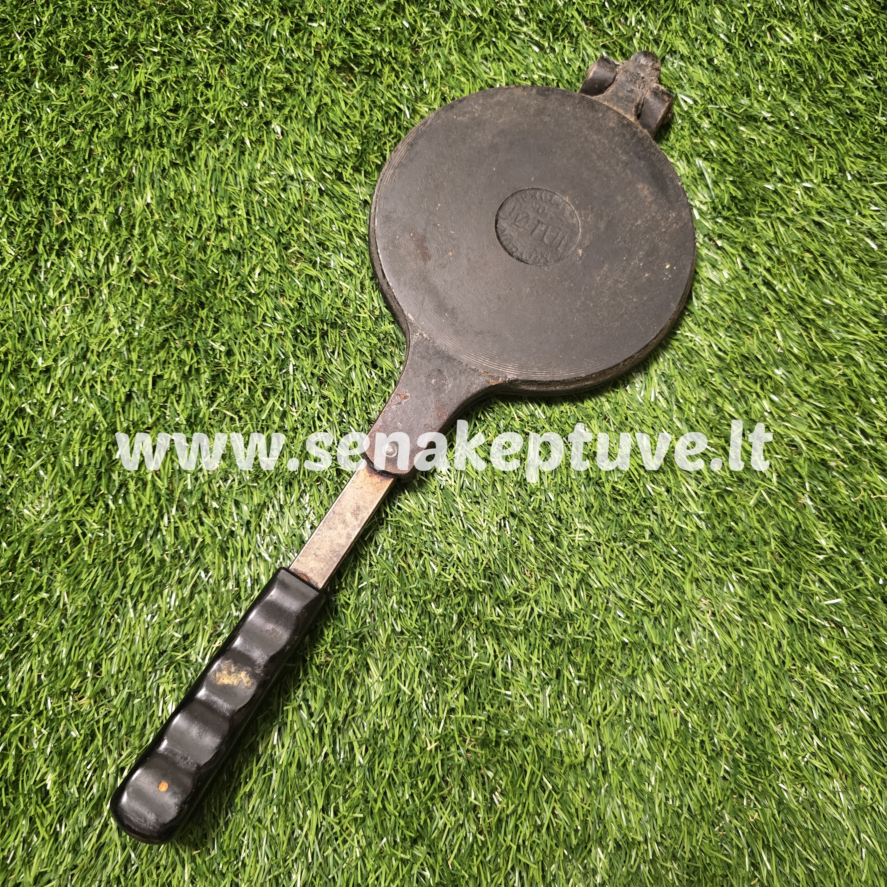 Senovinė ketaus plonų vaflių keptuvė