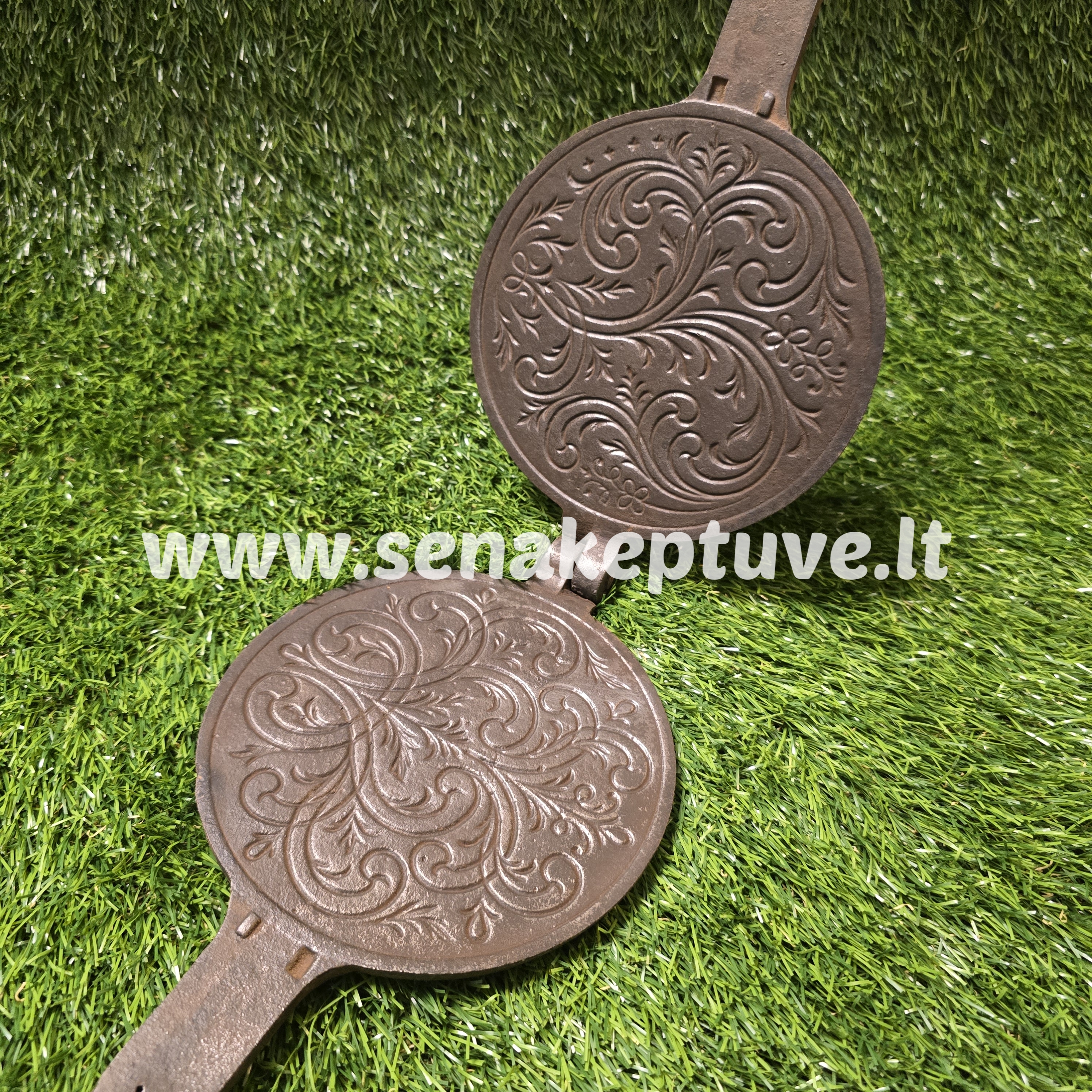 Senovinė ketaus plonų vaflių keptuvė