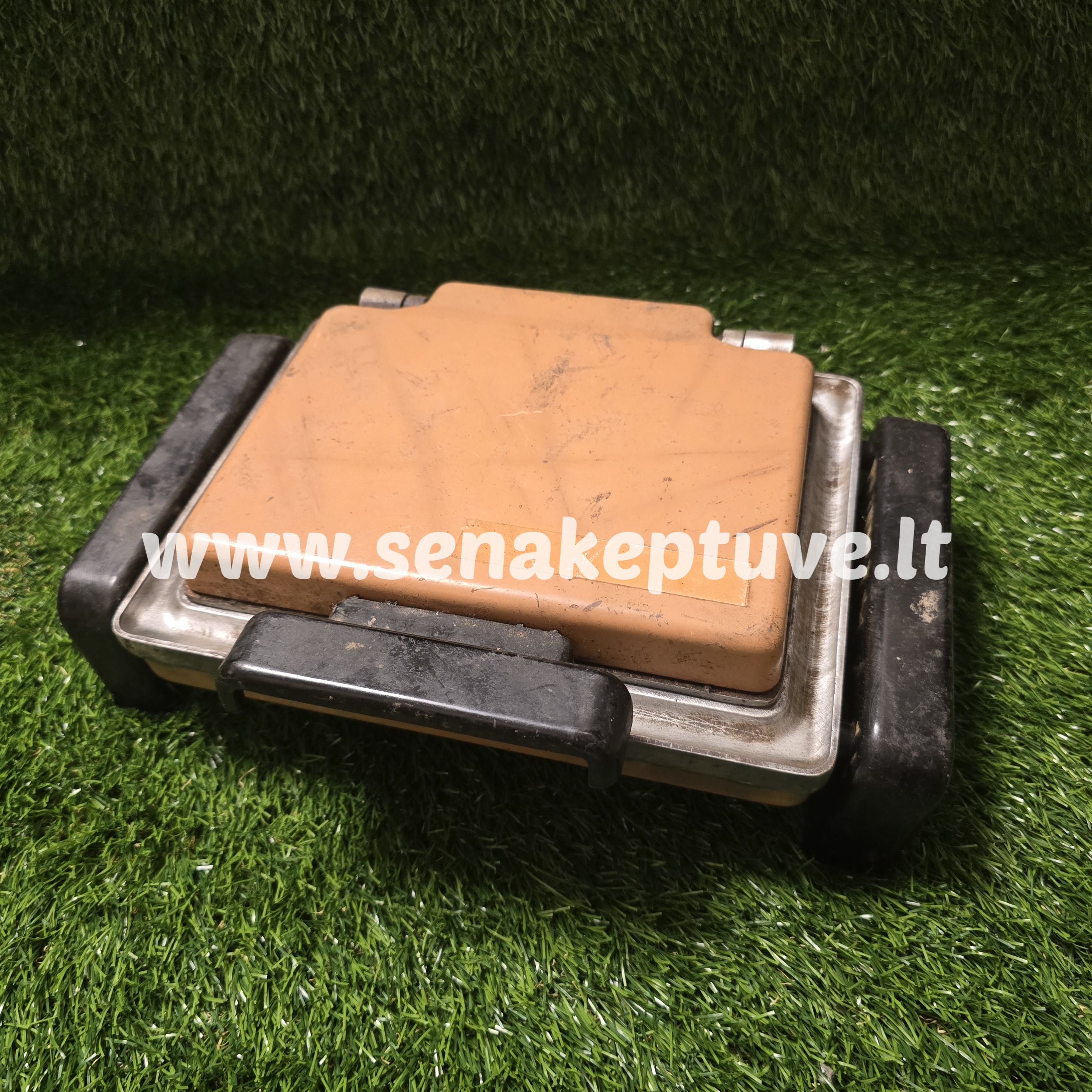 Senovinė elektrinė vaflinė su laidu ploniems vafliams