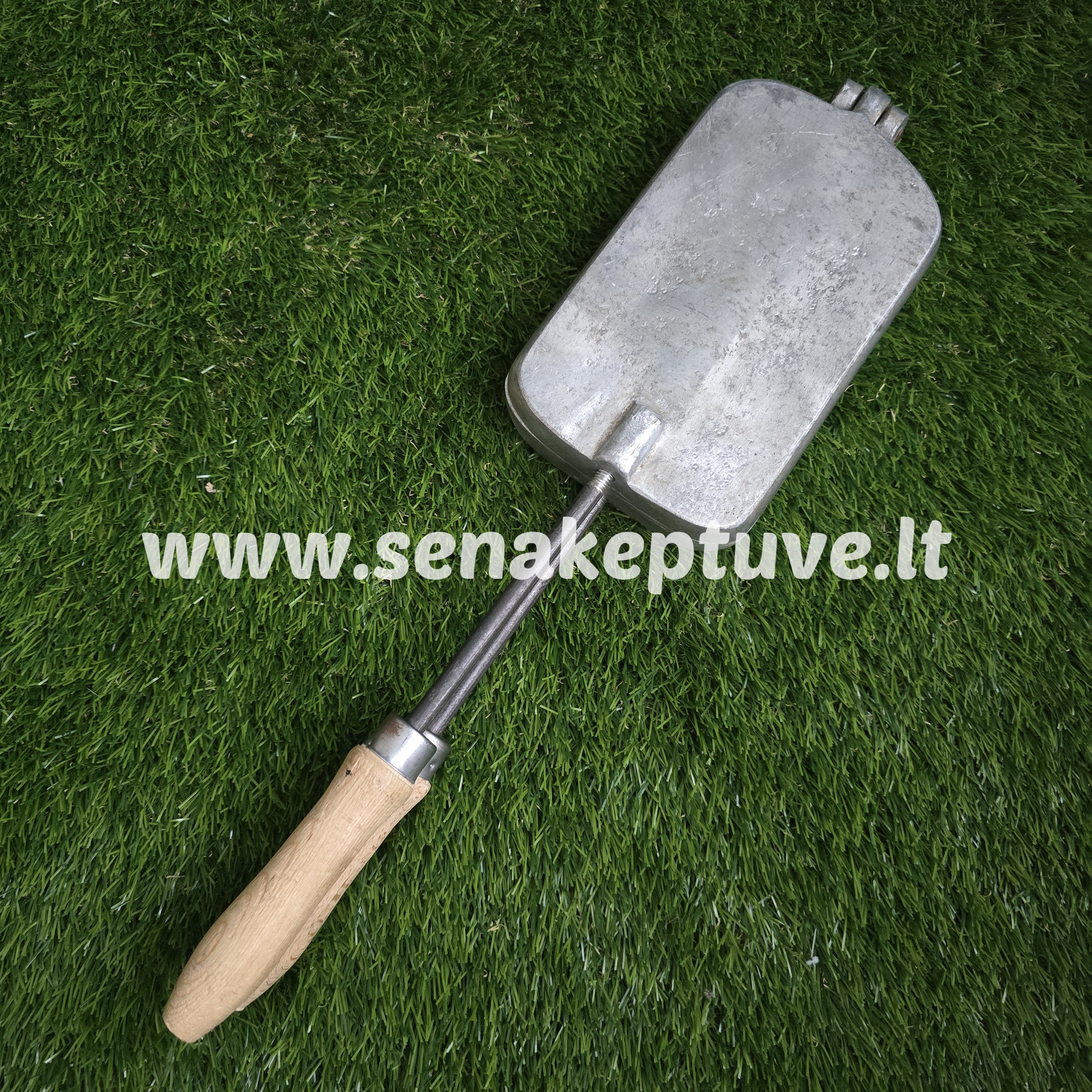 Senovinė kaštonų keptuvė