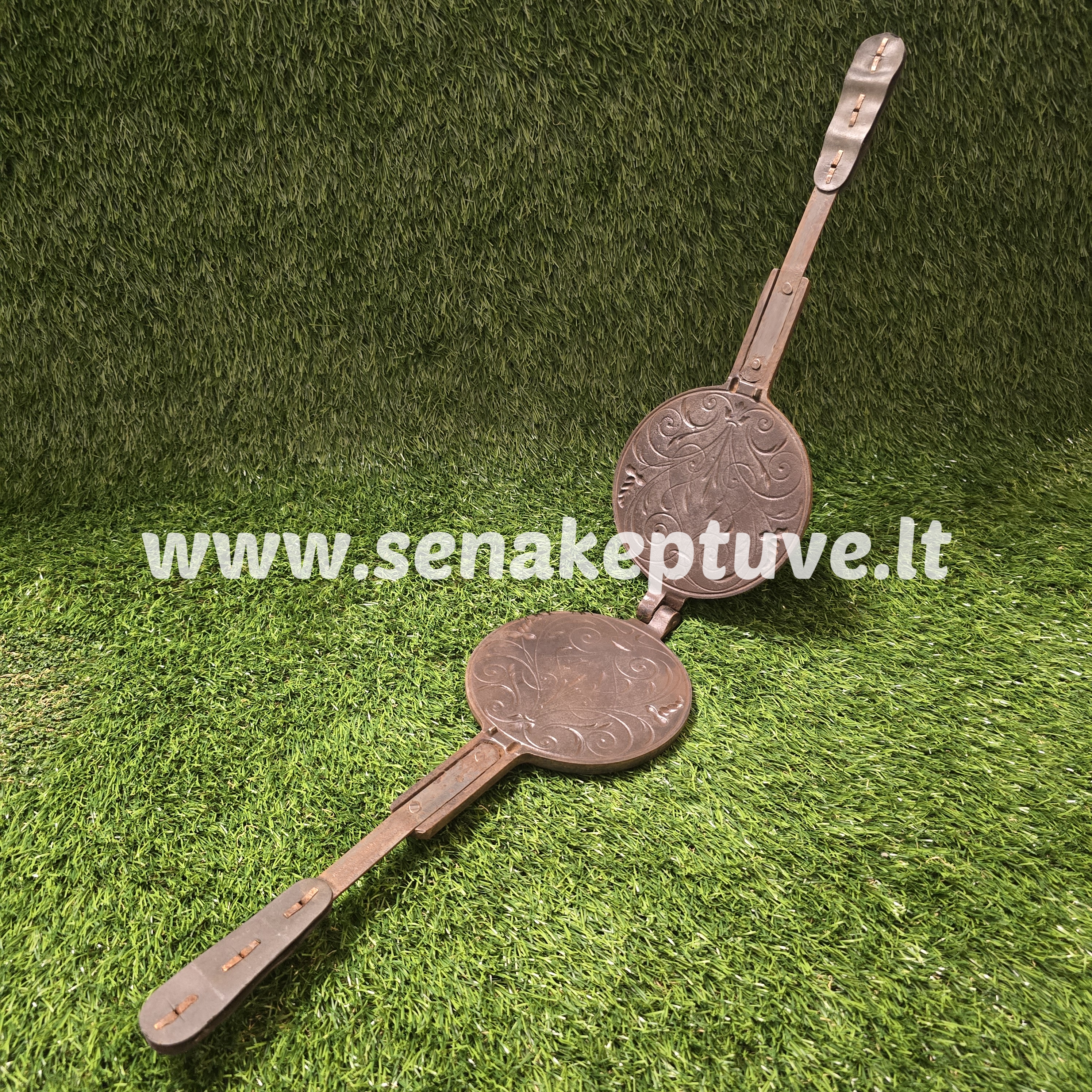 Senovinė ketaus plonų vaflių keptuvė