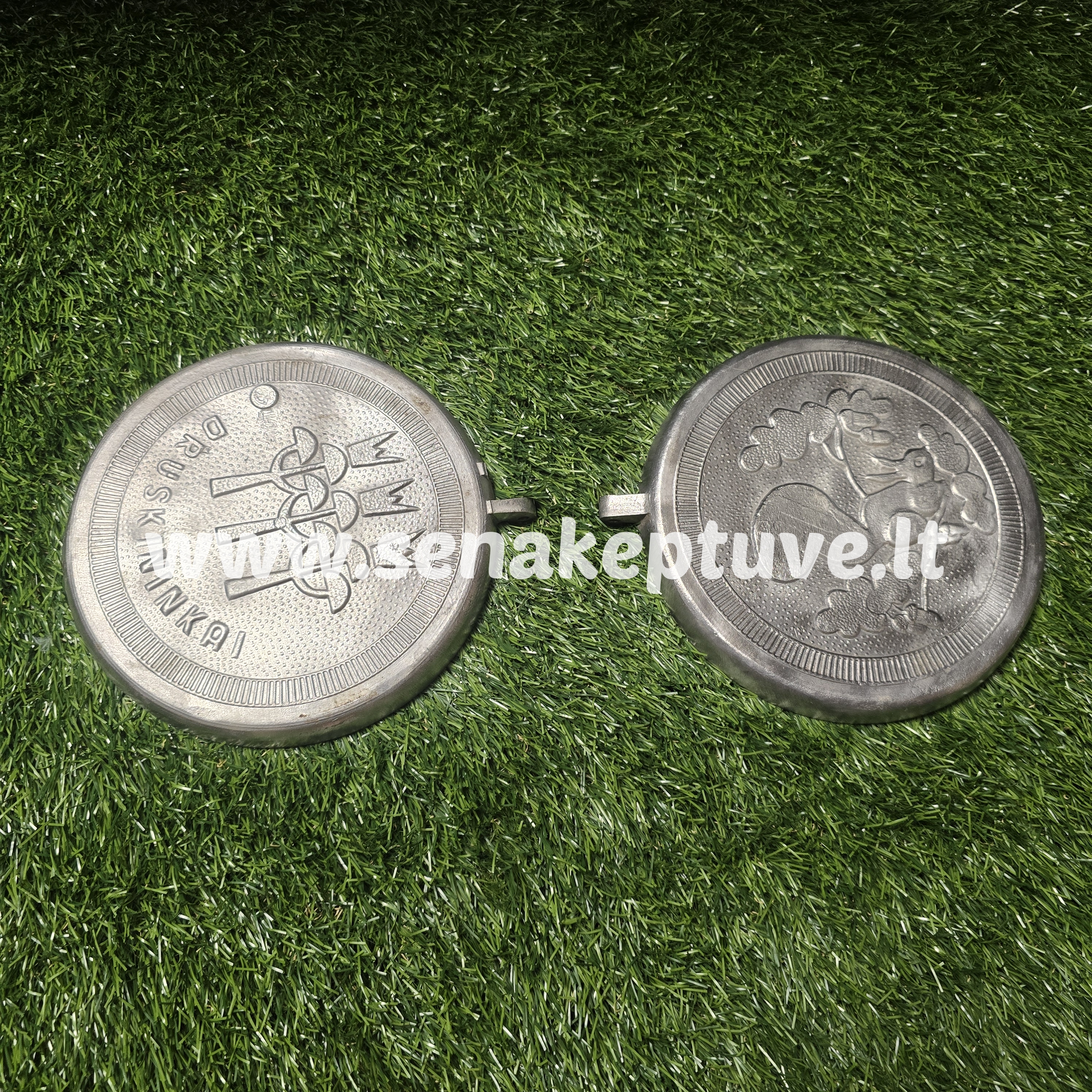 Senovinės saldainių formelės voveraitėms