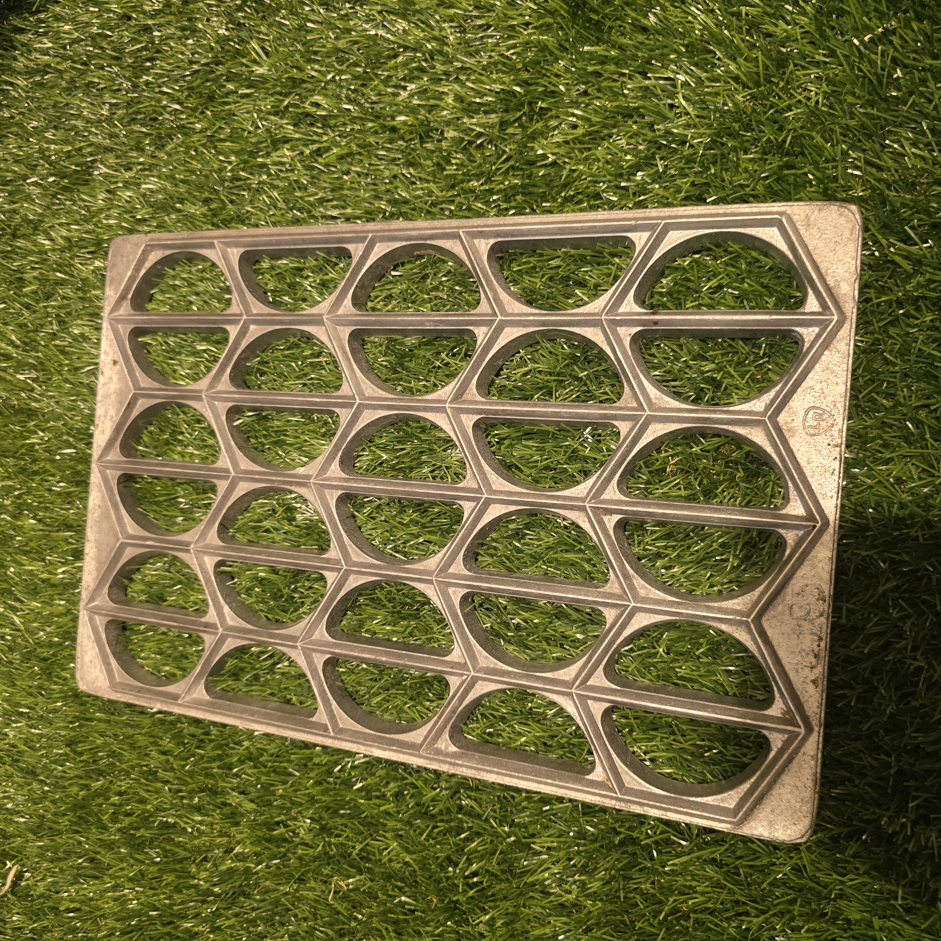 Senovinė koldūnų kepimo forma