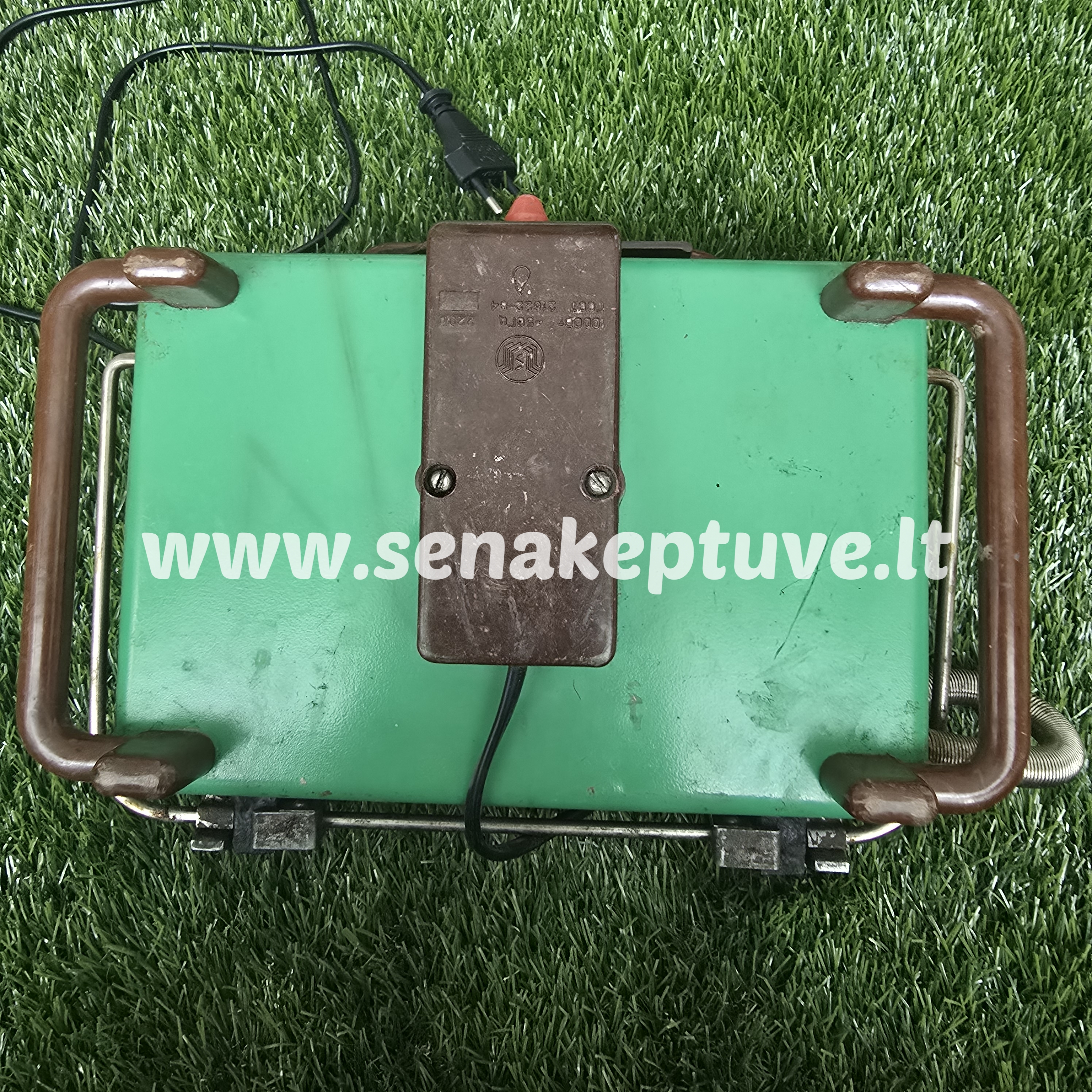 Senovinė elektrinė vaflinė su laidu ploniems vafliams