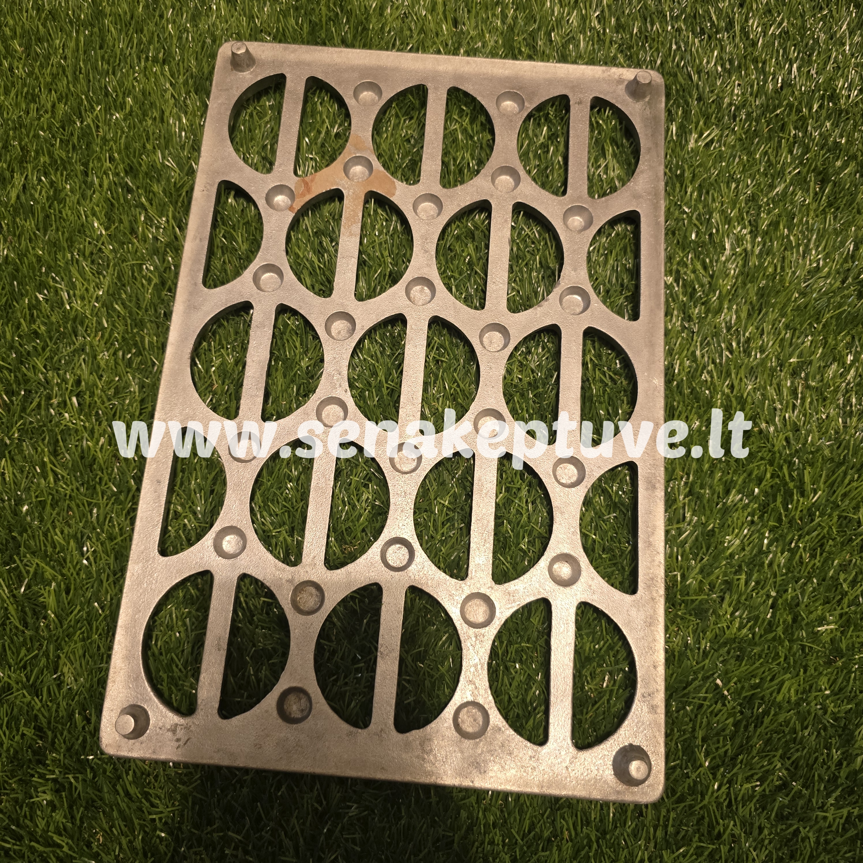 Senovinė koldūnų kepimo forma