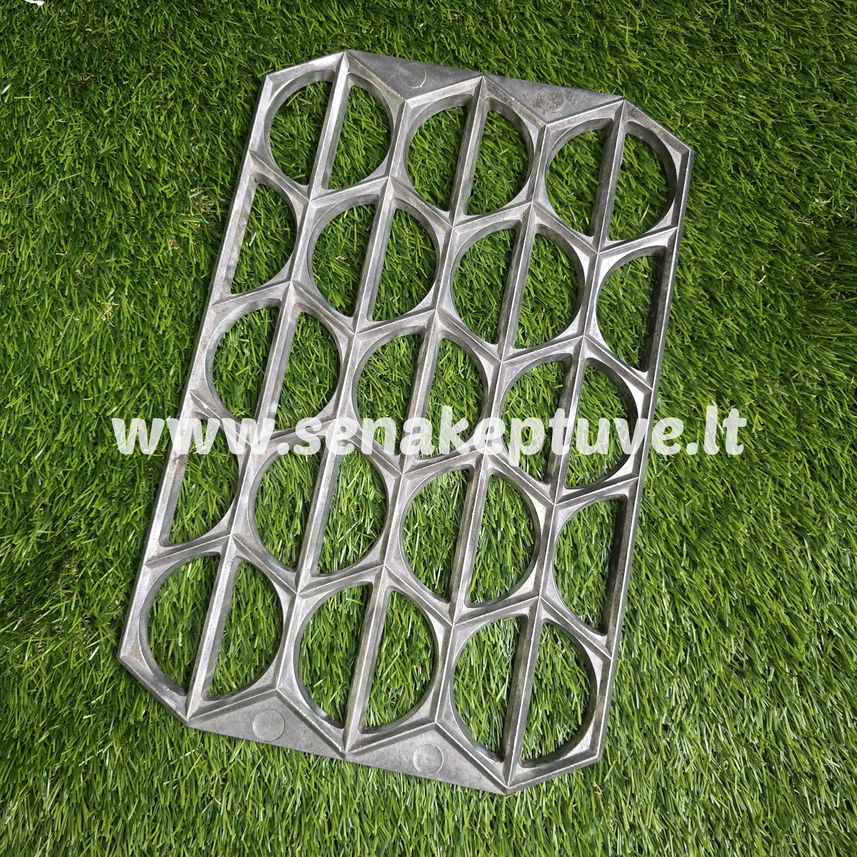 Senovinė koldūnų kepimo forma