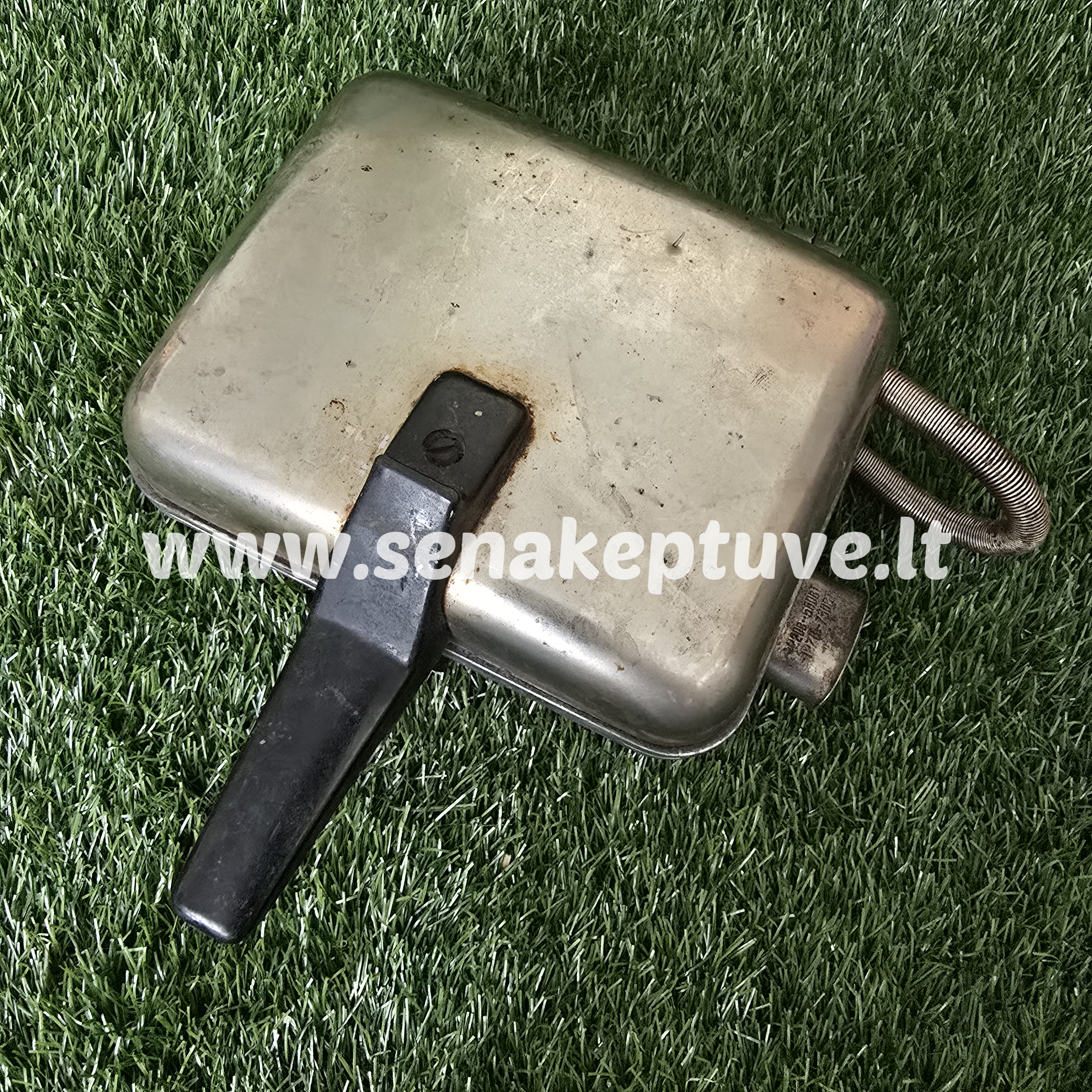 Senovinė elektrinė vaflinė su laidu (nėra apatinės rankenos)