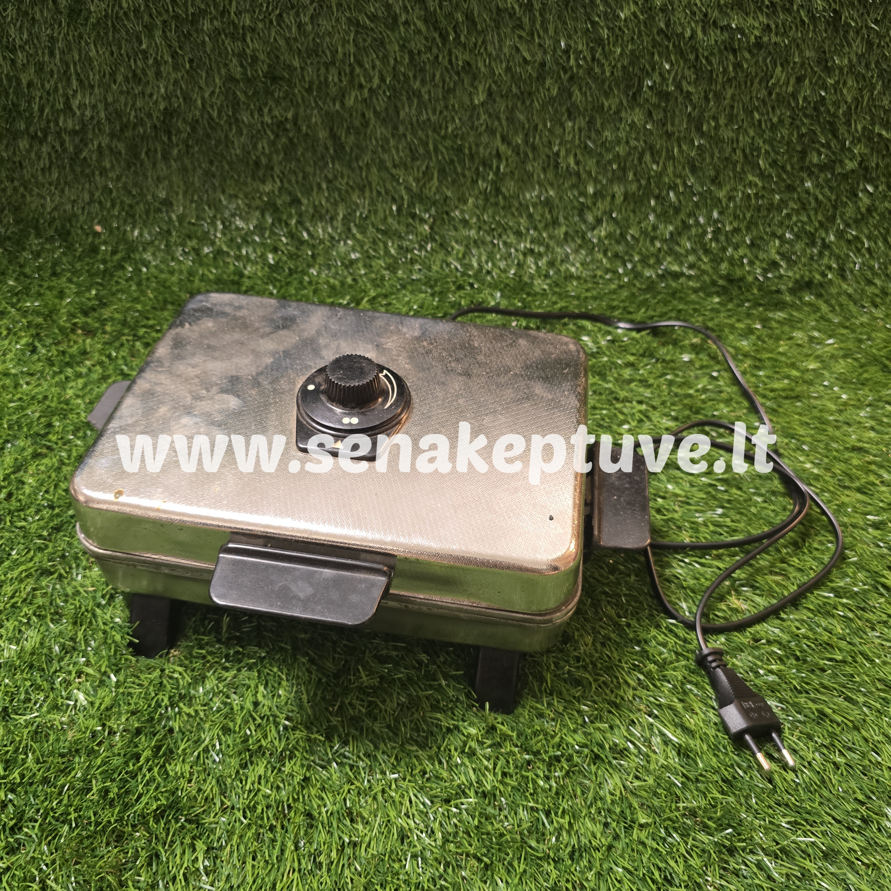 Senovinė elektrinė vaflinė su laidu (nuskilusi šoninė rankena)