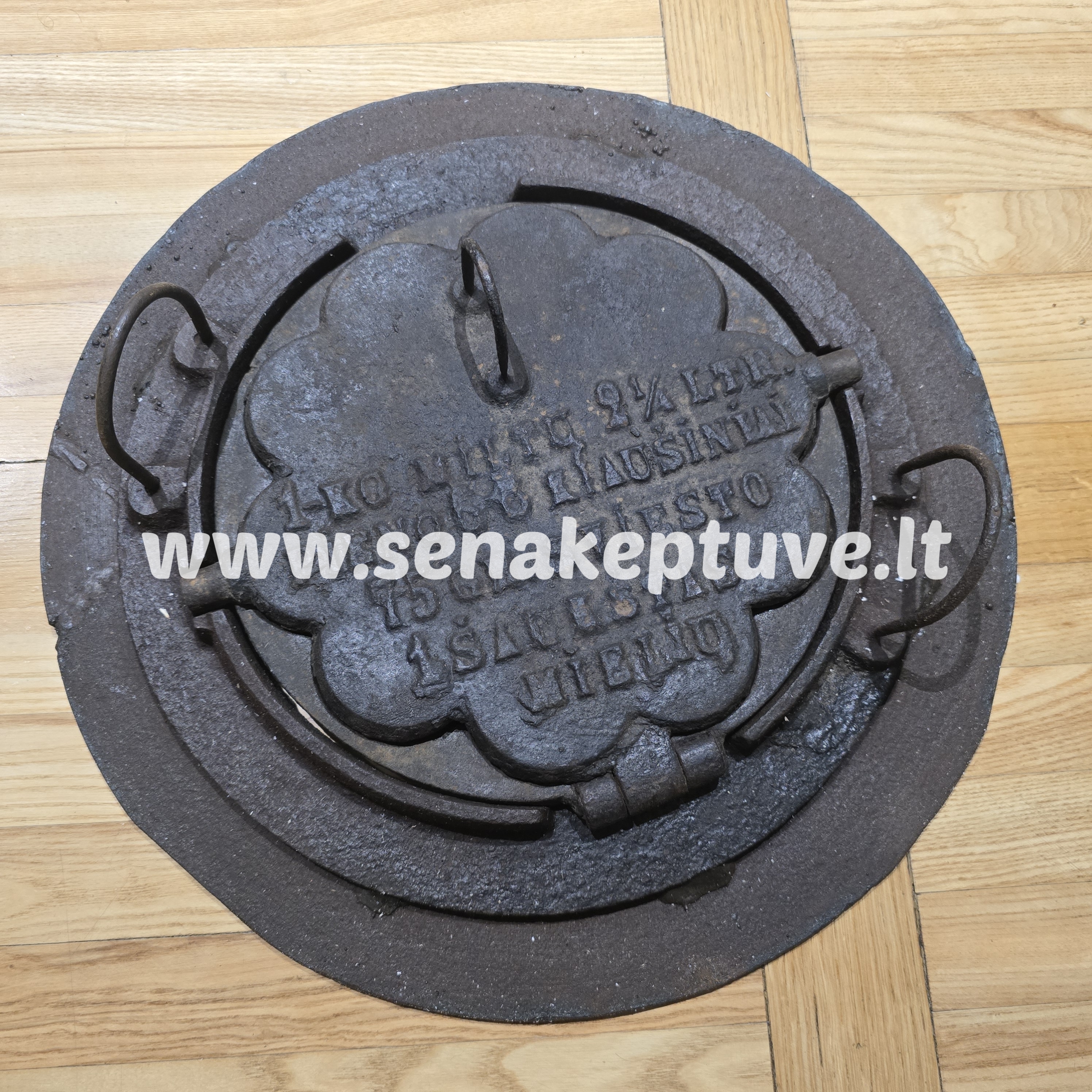 Senovinė ketaus vartoma čirvinių blynų keptuvė su lietuvišku receptu ir žiedu