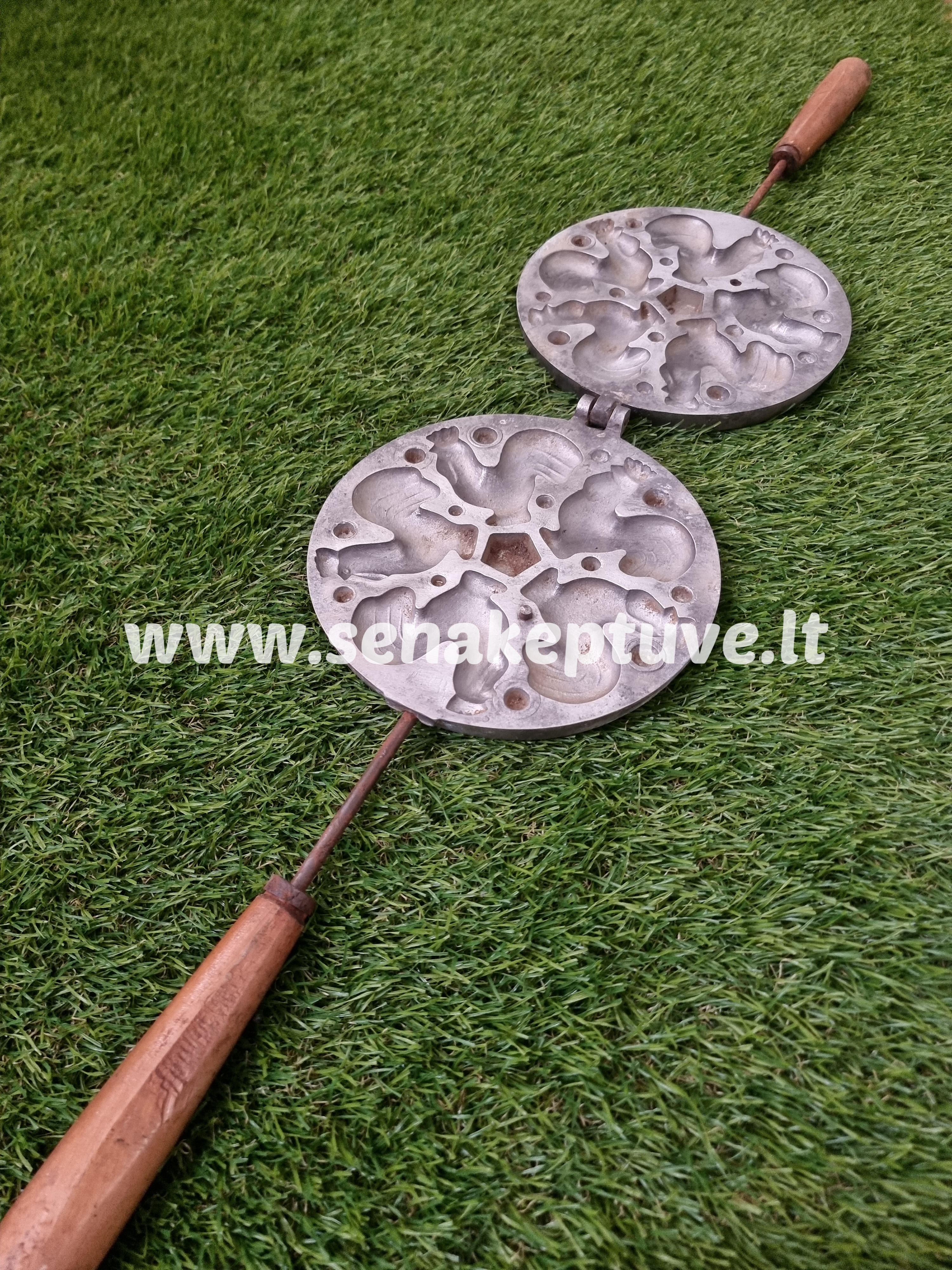 Senovinė gaidelių keptuvė