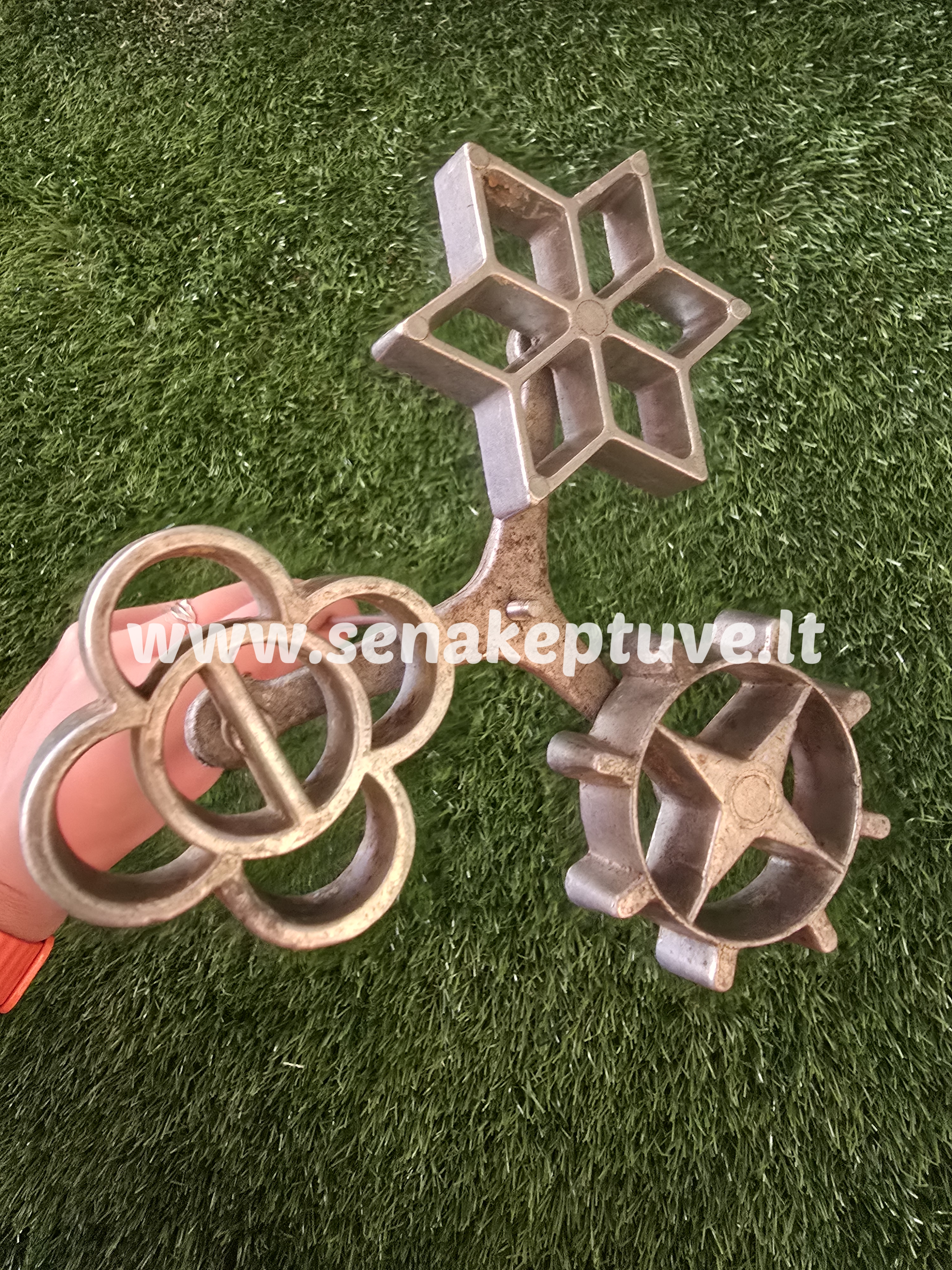 Senovinė didelė žagarėlių formelė su koteliu