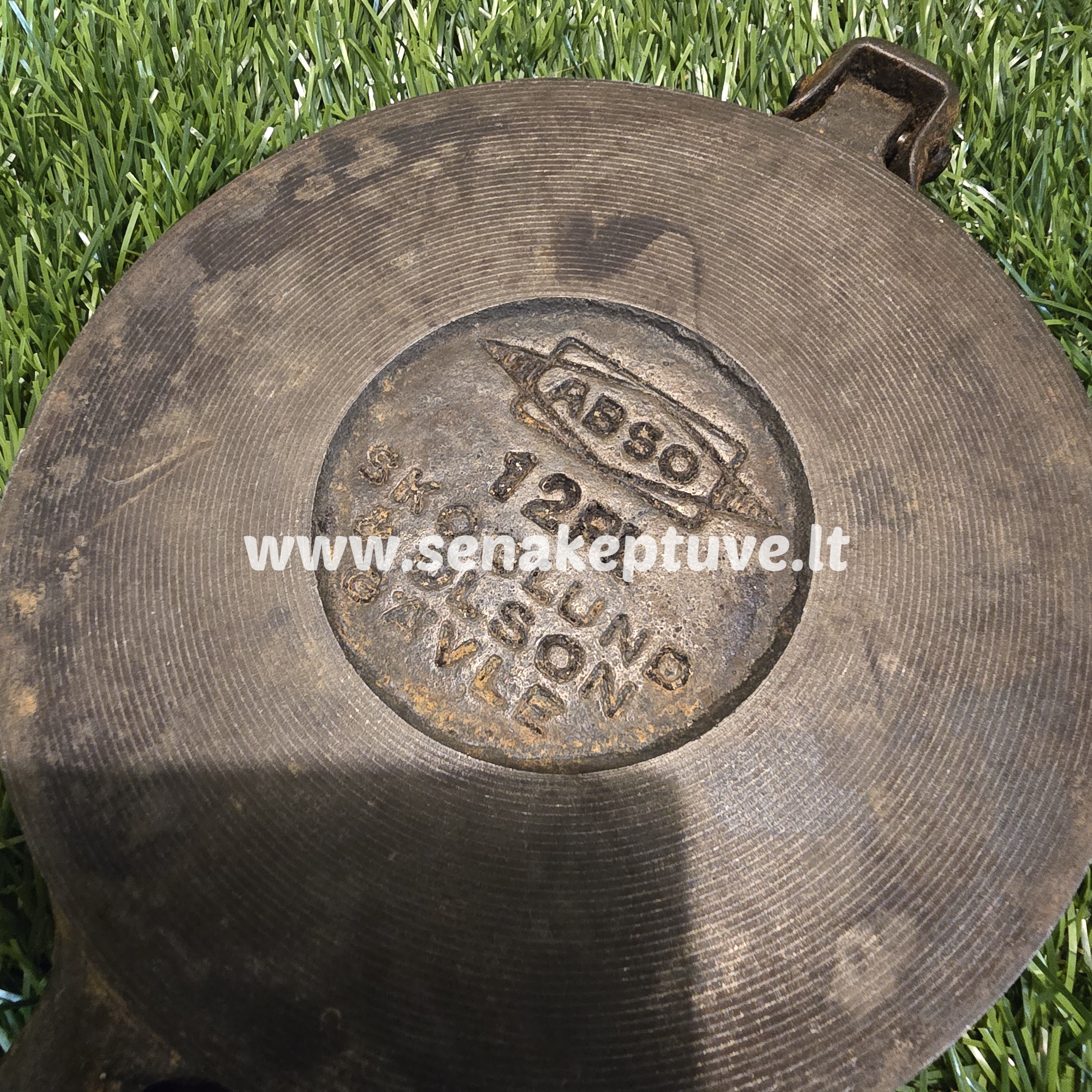 Senovinė ketaus plonų vaflių keptuvė