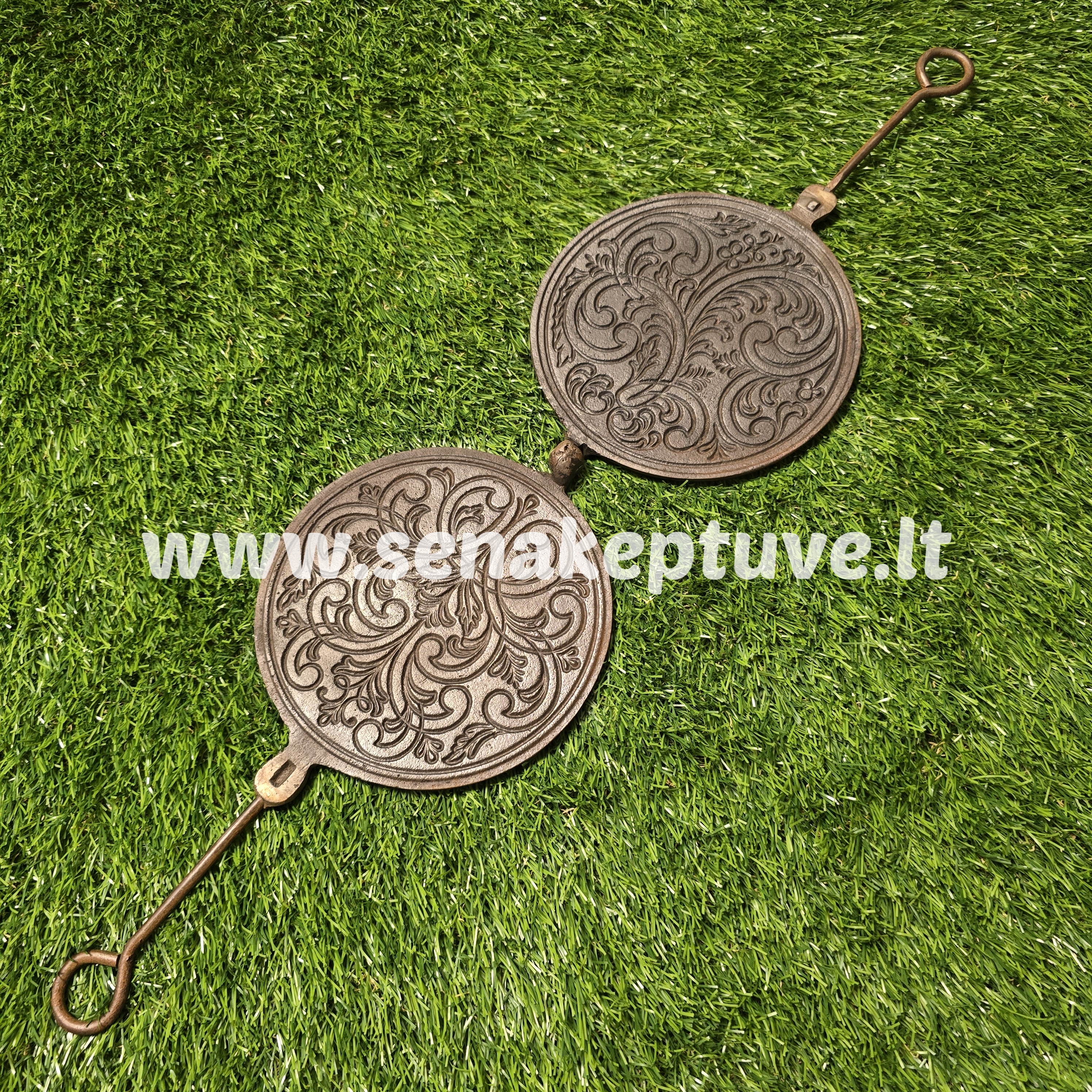 Senovinė ketaus plonų vaflių keptuvė