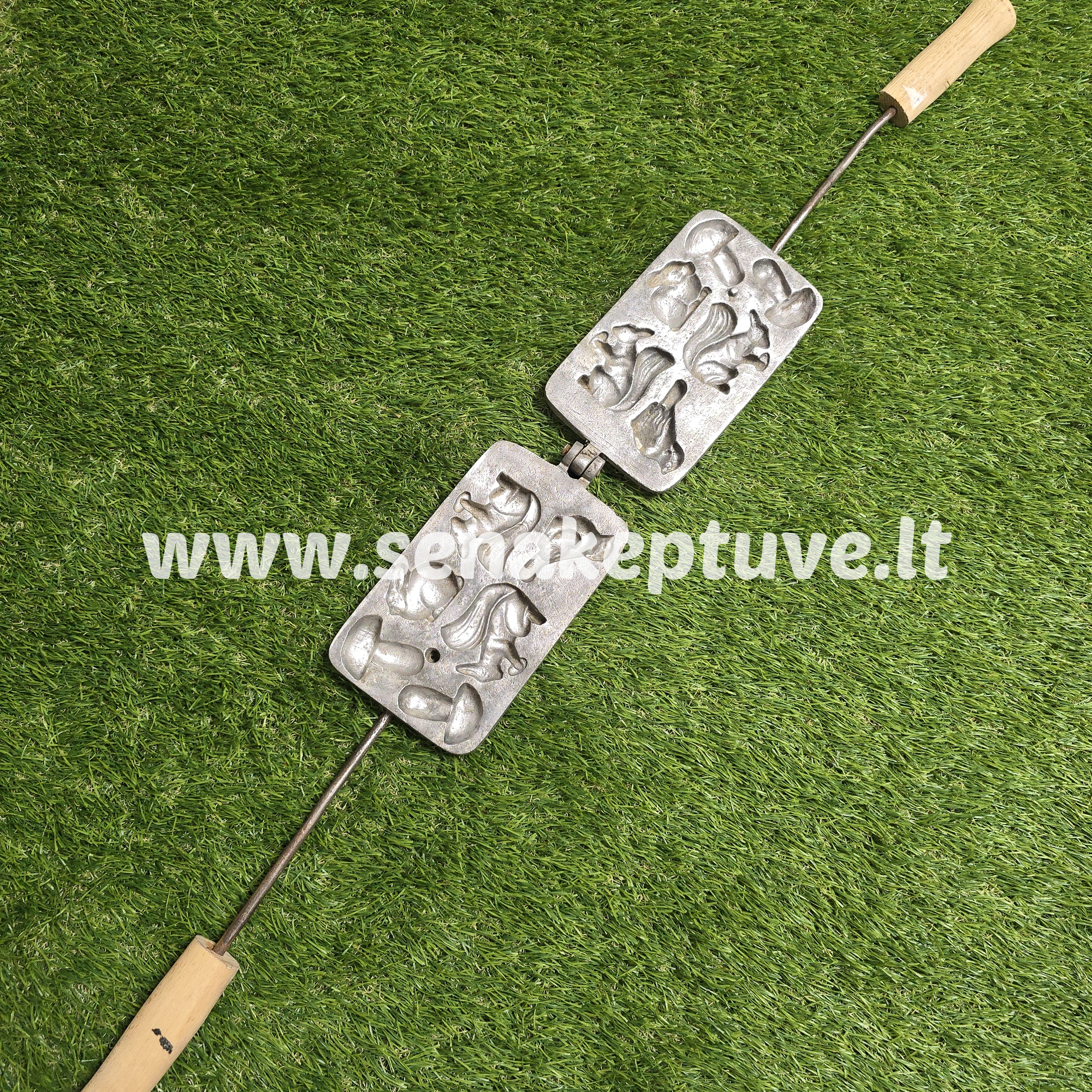 Senovinė asorti (2 voveraitės, zuikis, paukštukas) keptuvė