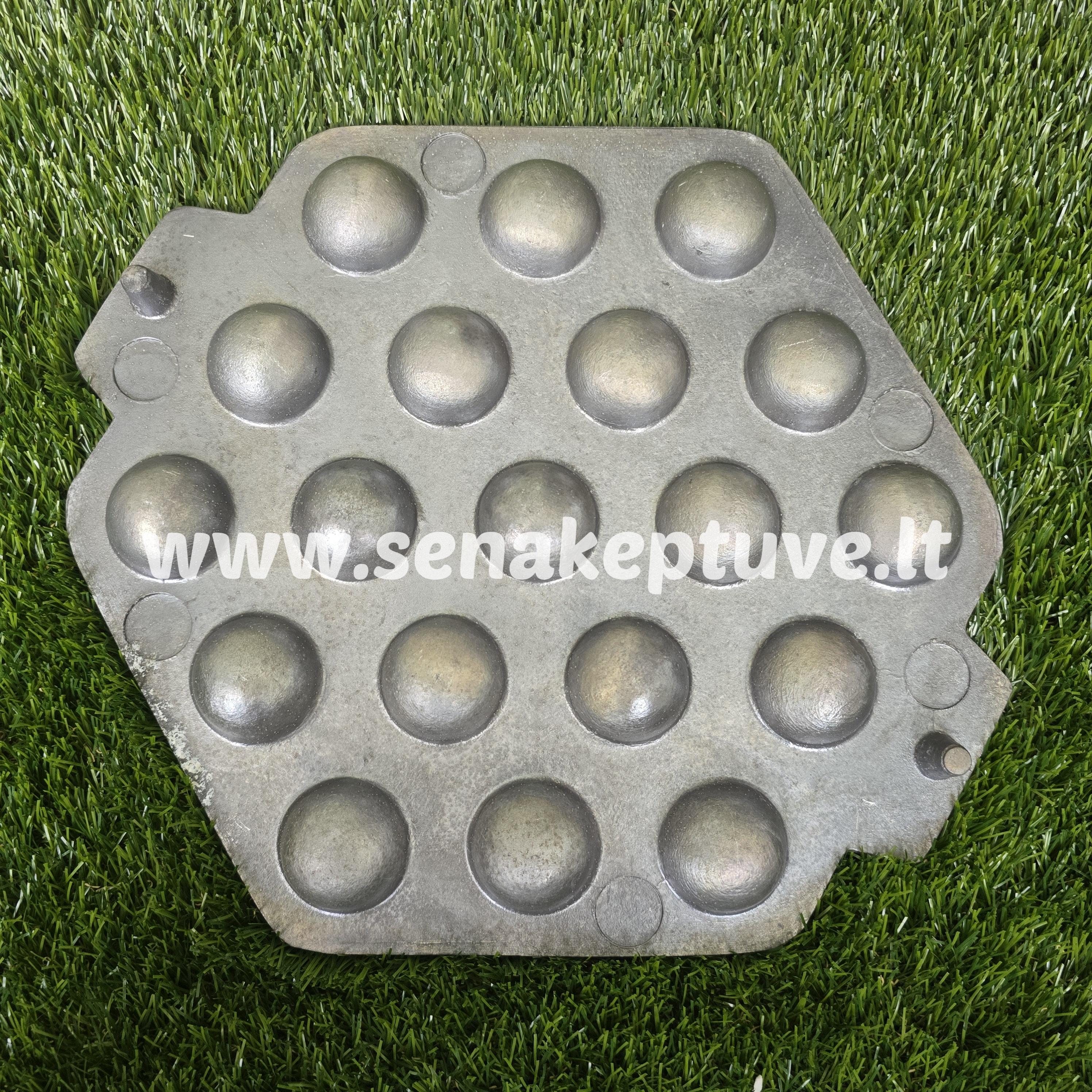 Krepšelių kepimo forma su dangčiu