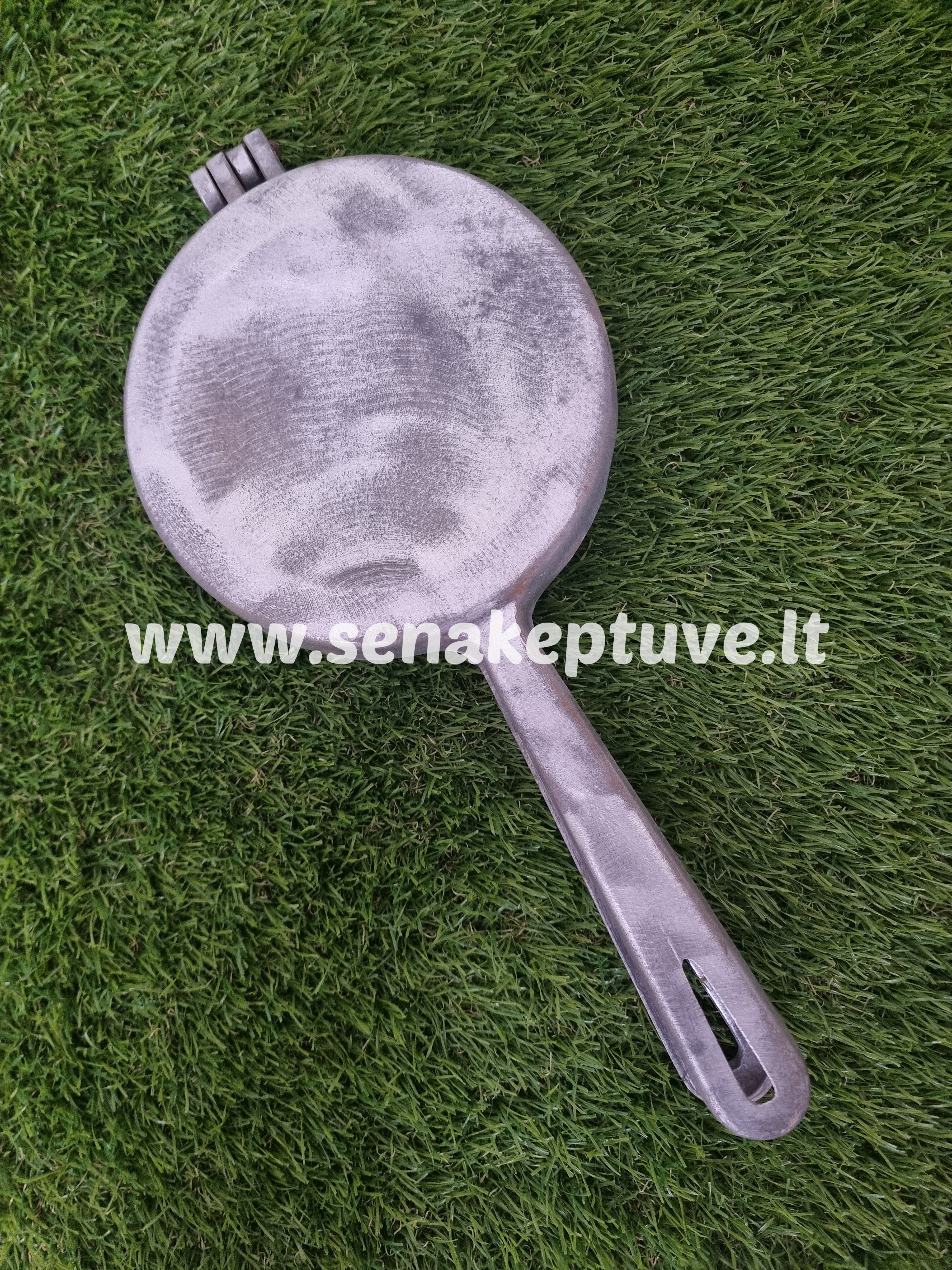 Senovinė voveraičių keptuvė