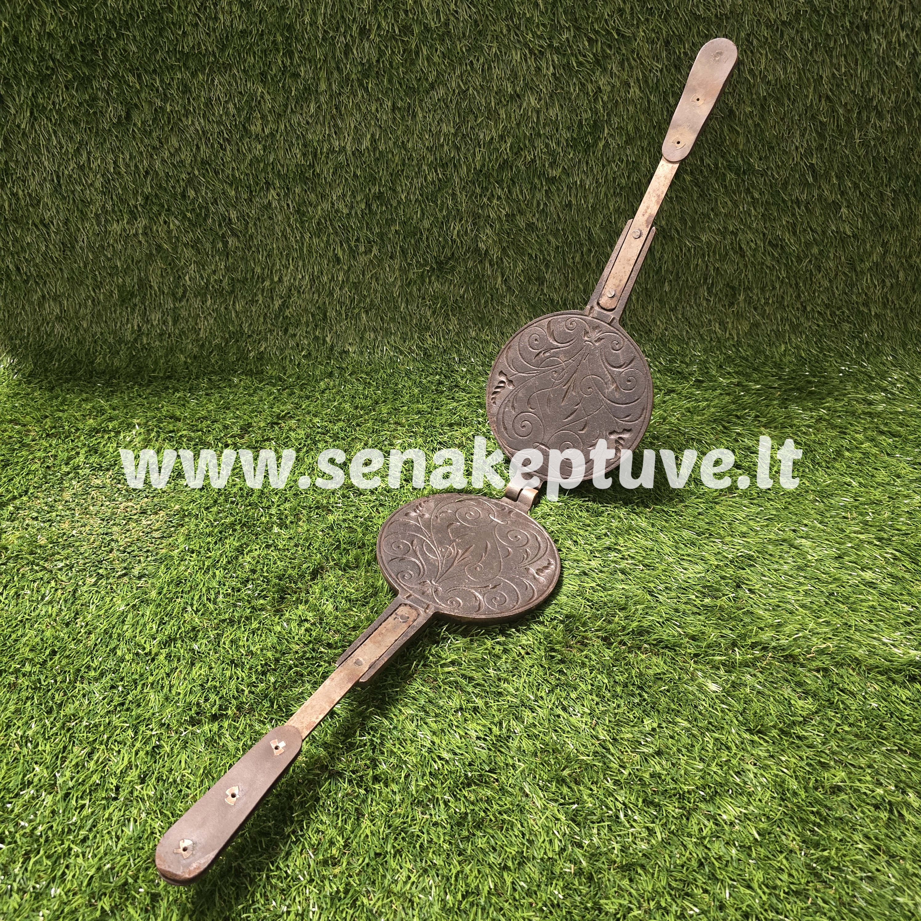 Senovinė ketaus plonų vaflių keptuvė