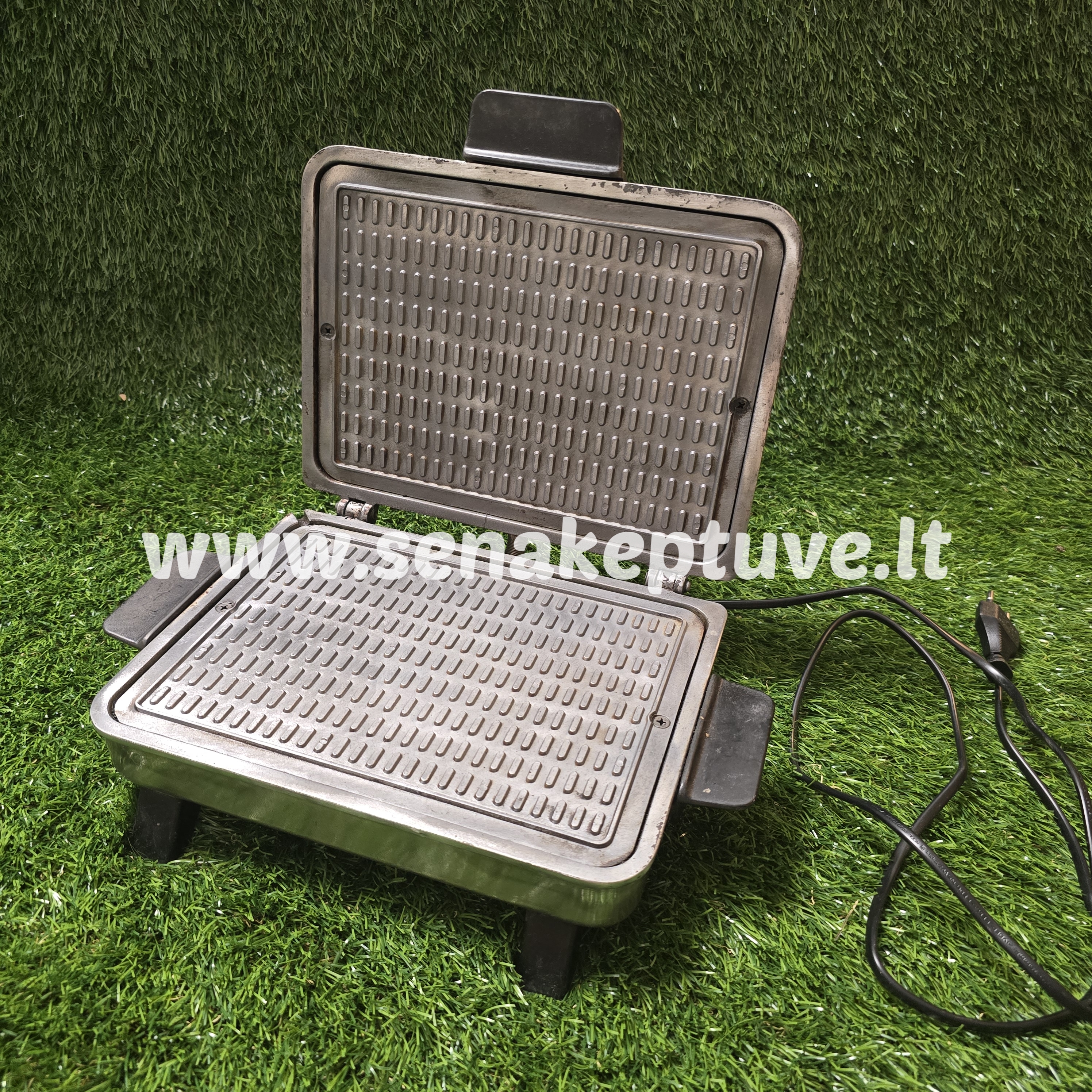 Senovinė elektrinė vaflinė su laidu (nuskilęs karščio reguliatorius)