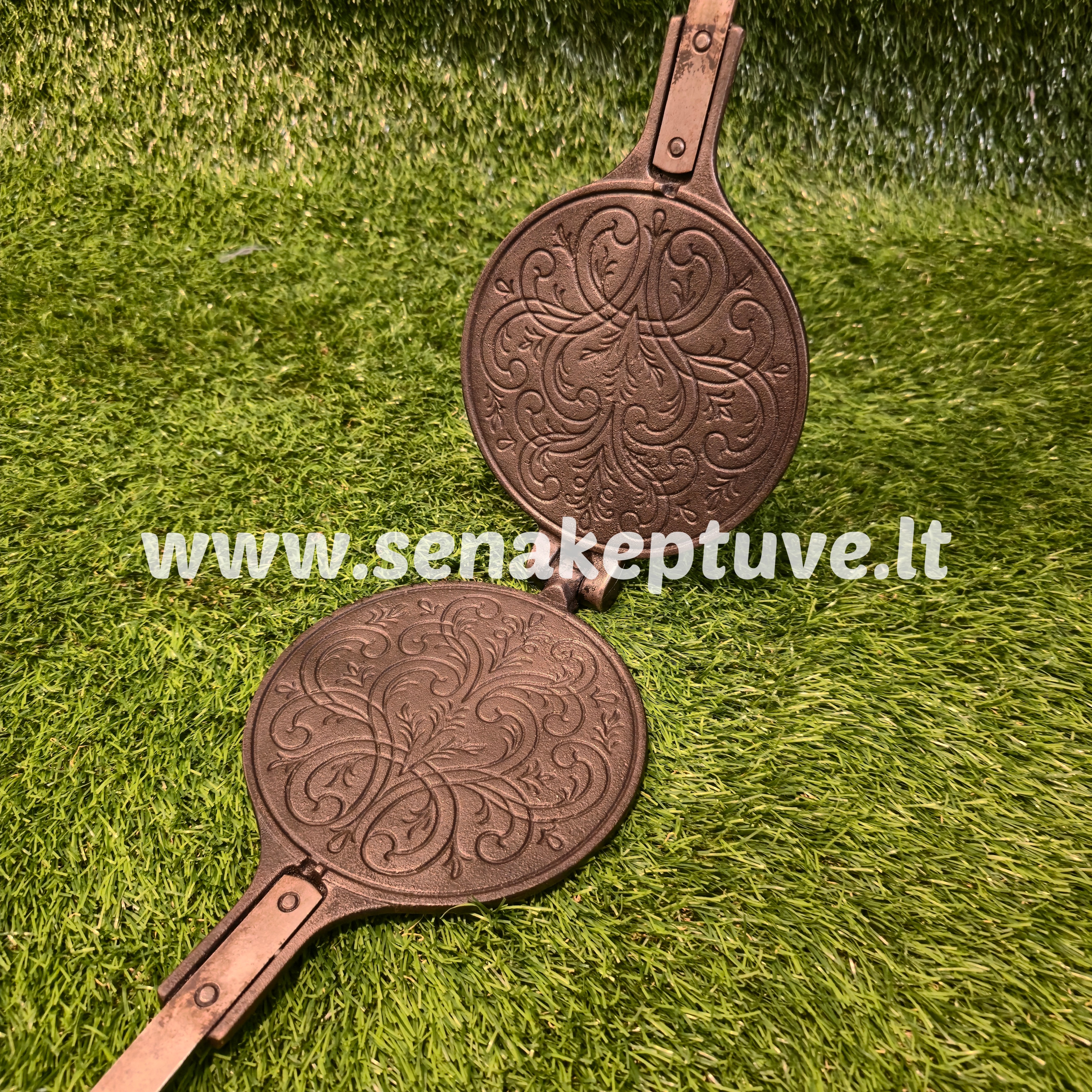 Senovinė ketaus plonų vaflių keptuvė