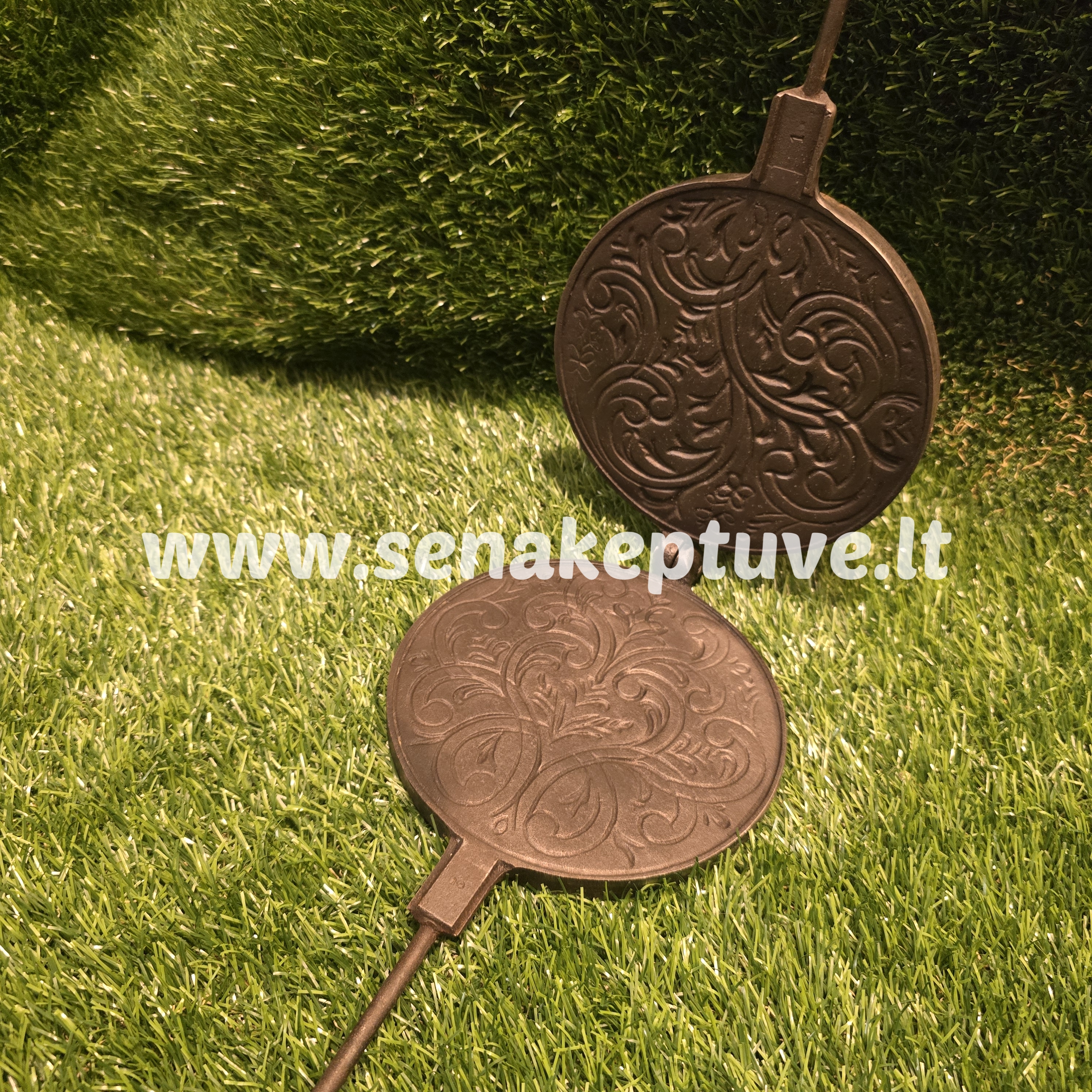 Senovinė ketaus plonų vaflių keptuvė