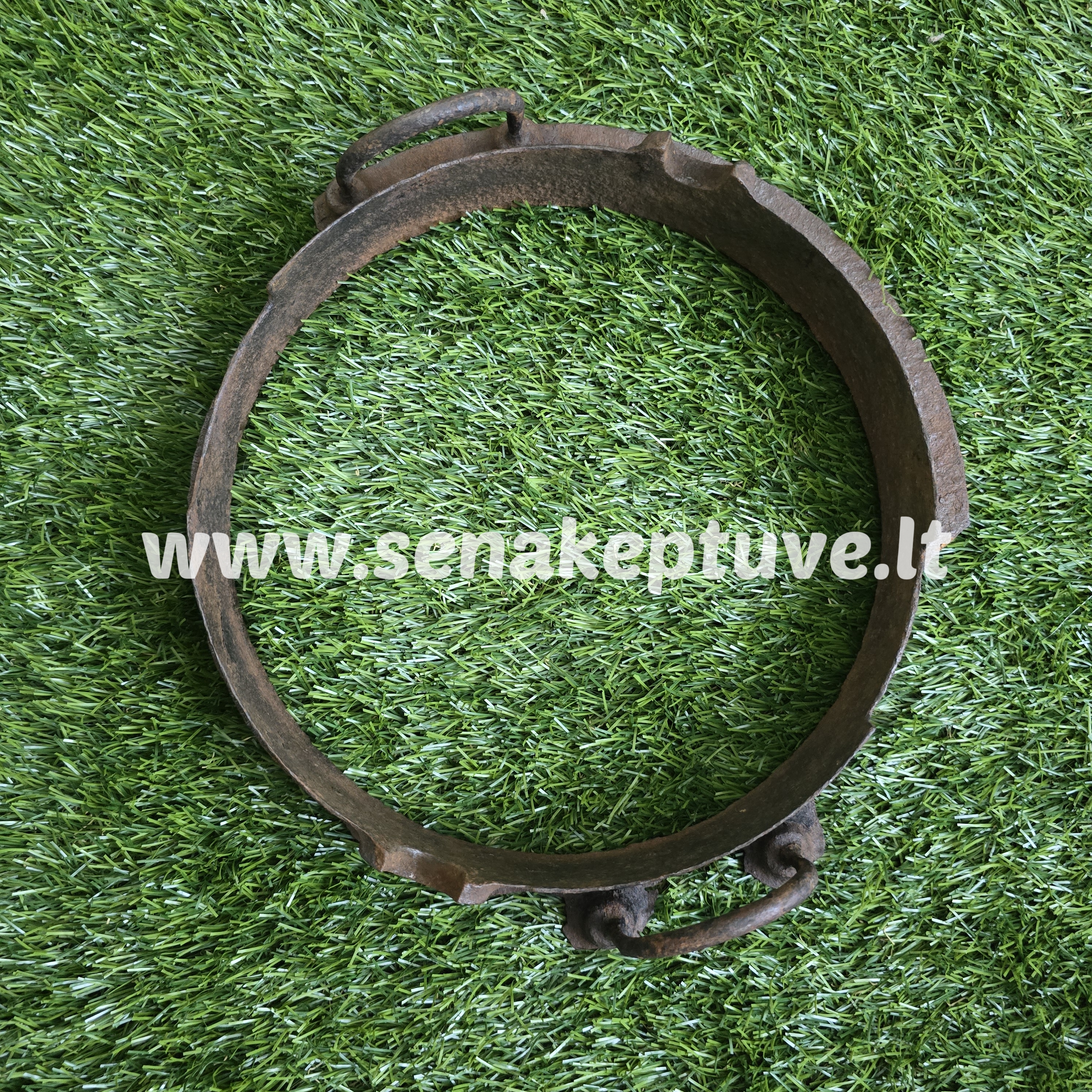 Senovinė ketaus vartoma čirvinių blynų keptuvė su žiedu